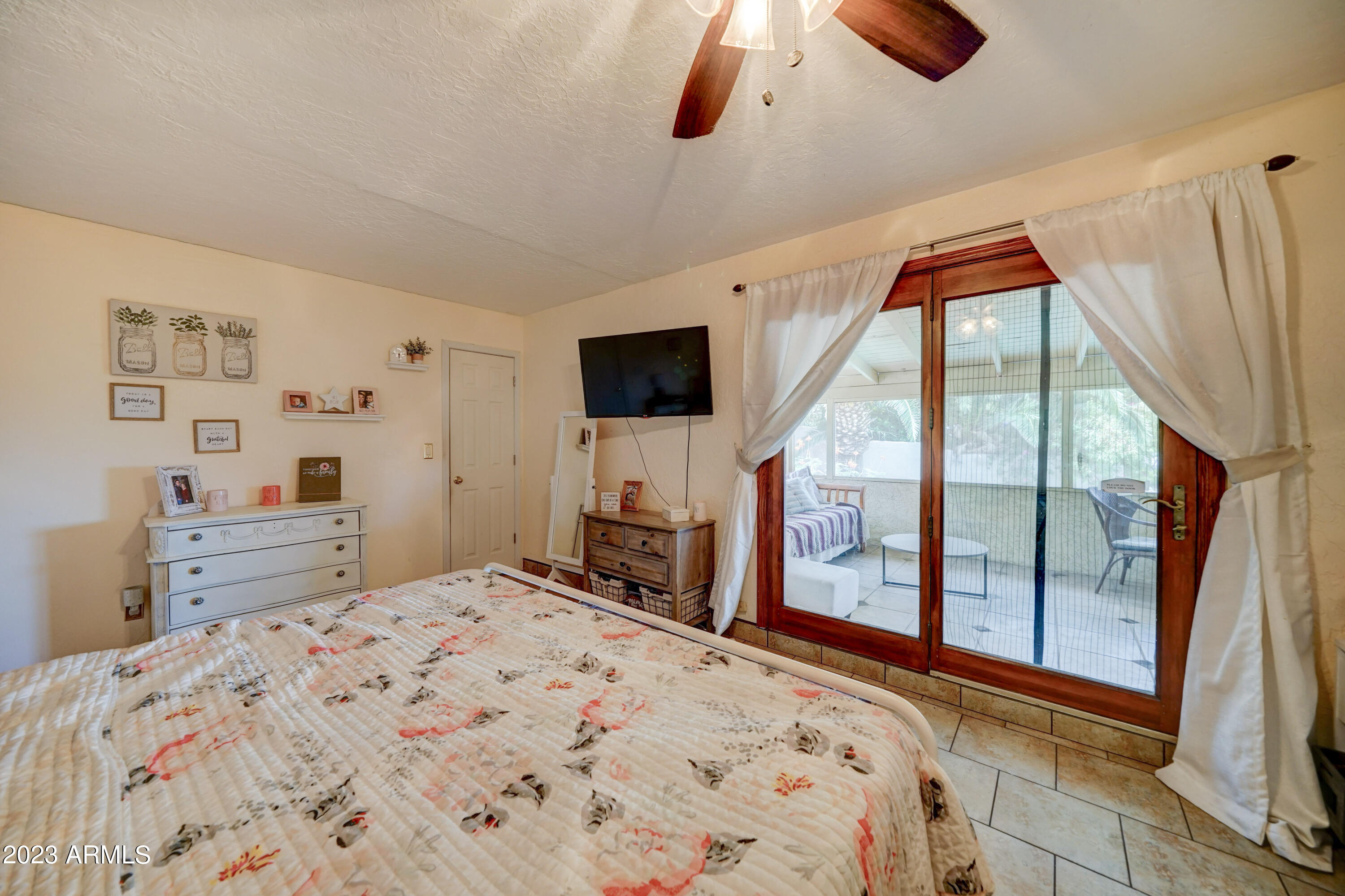 1309 E ECHO Lane