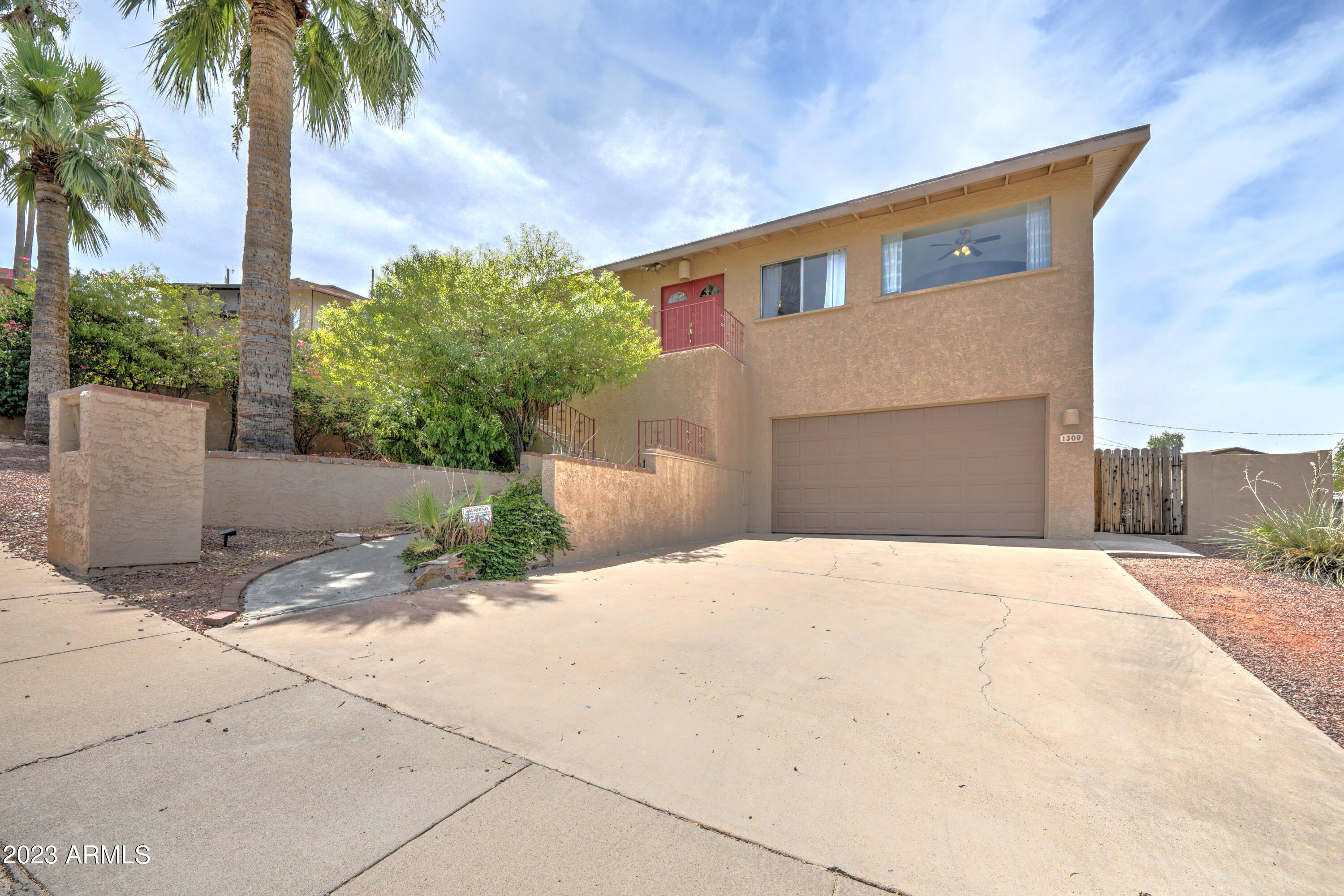 1309 E ECHO Lane