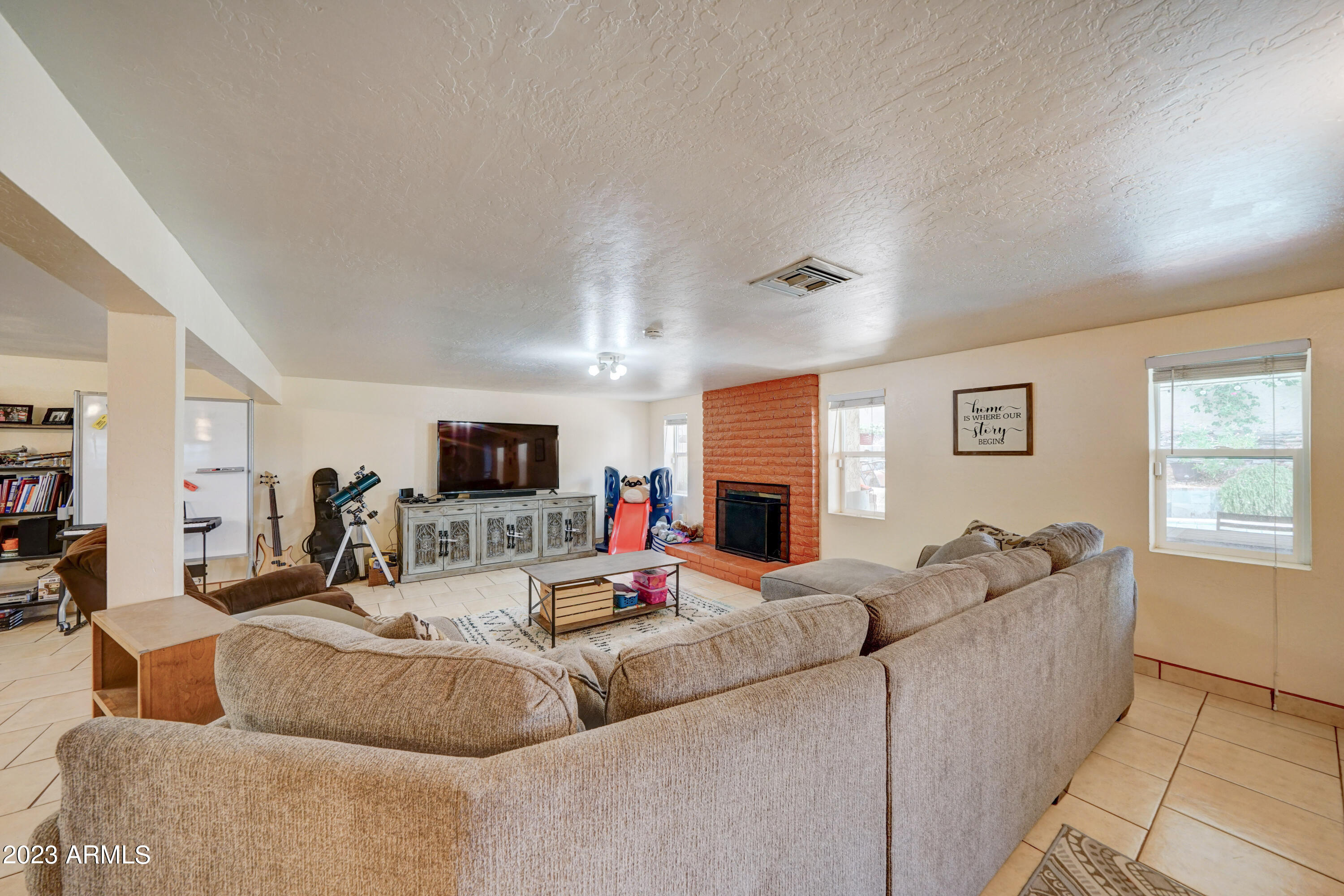 1309 E ECHO Lane