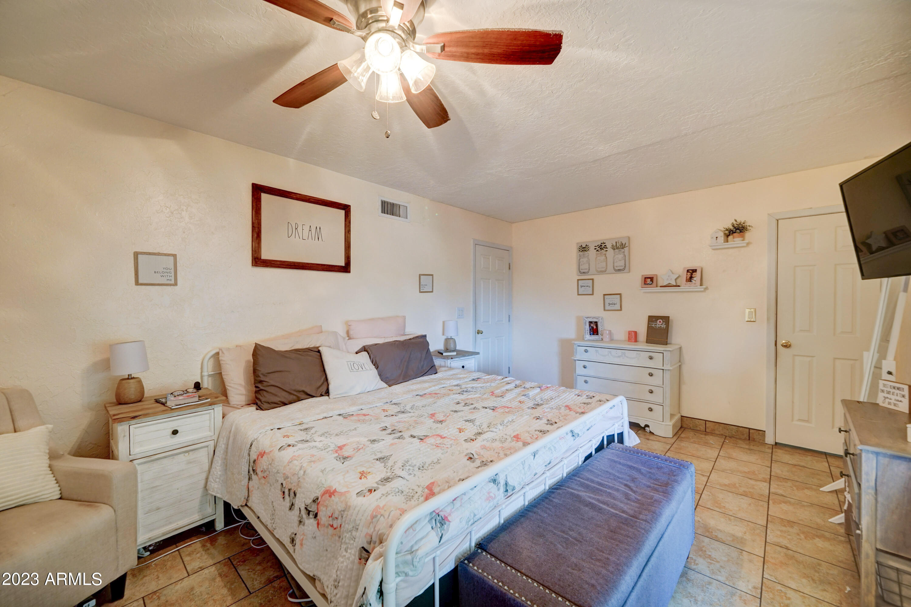 1309 E ECHO Lane