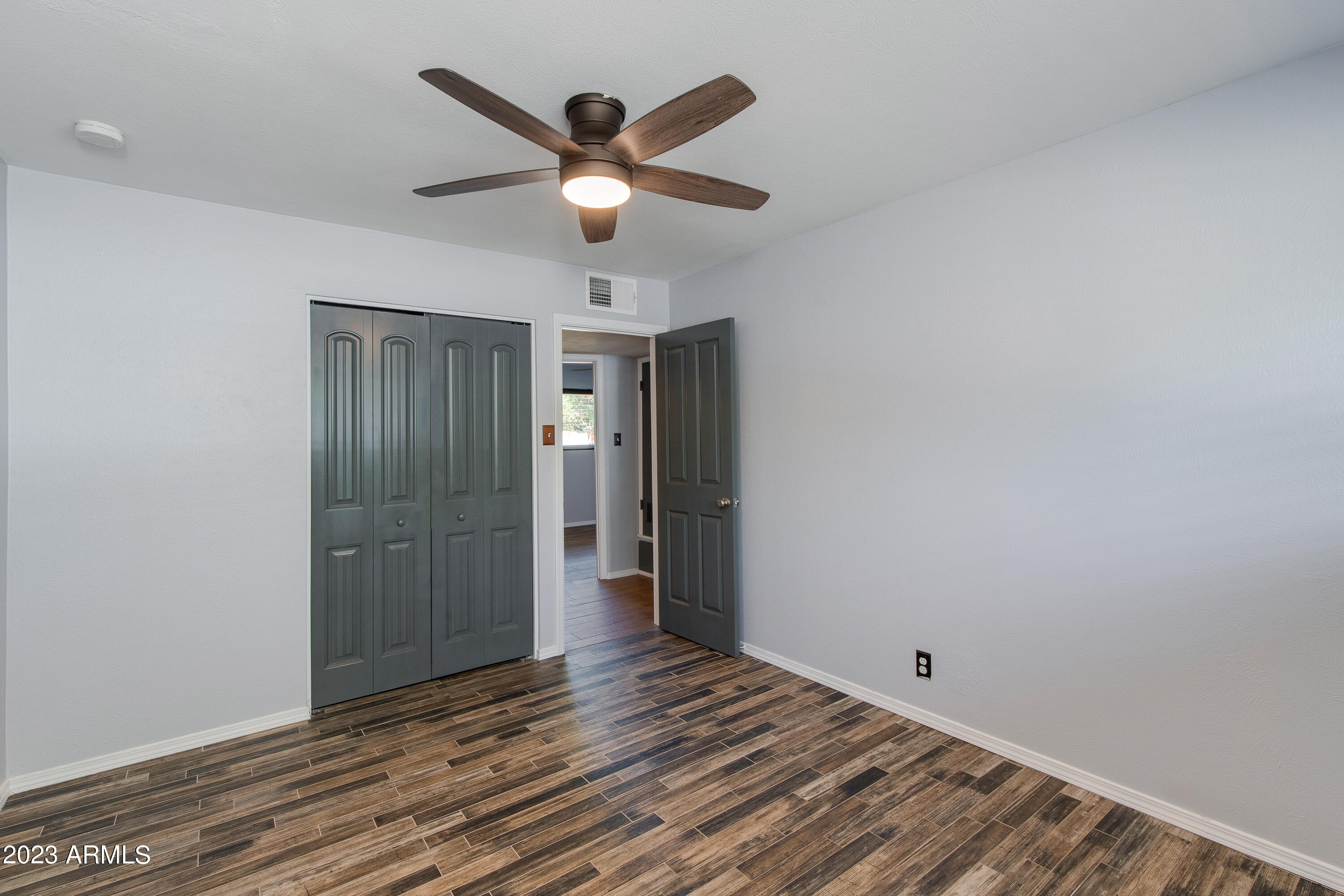 2525 W Orchid Lane