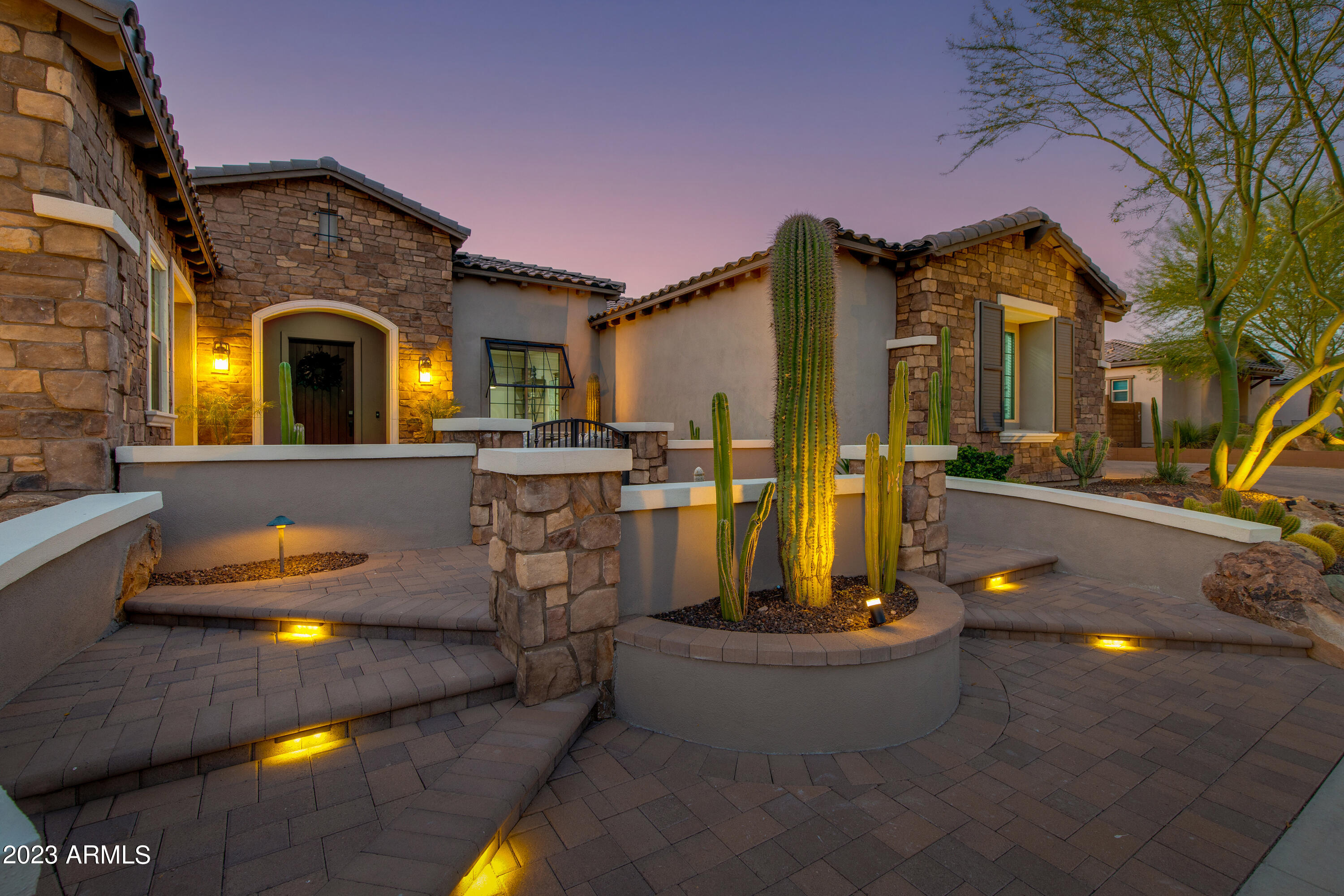 6016 E Thunder Hawk Road