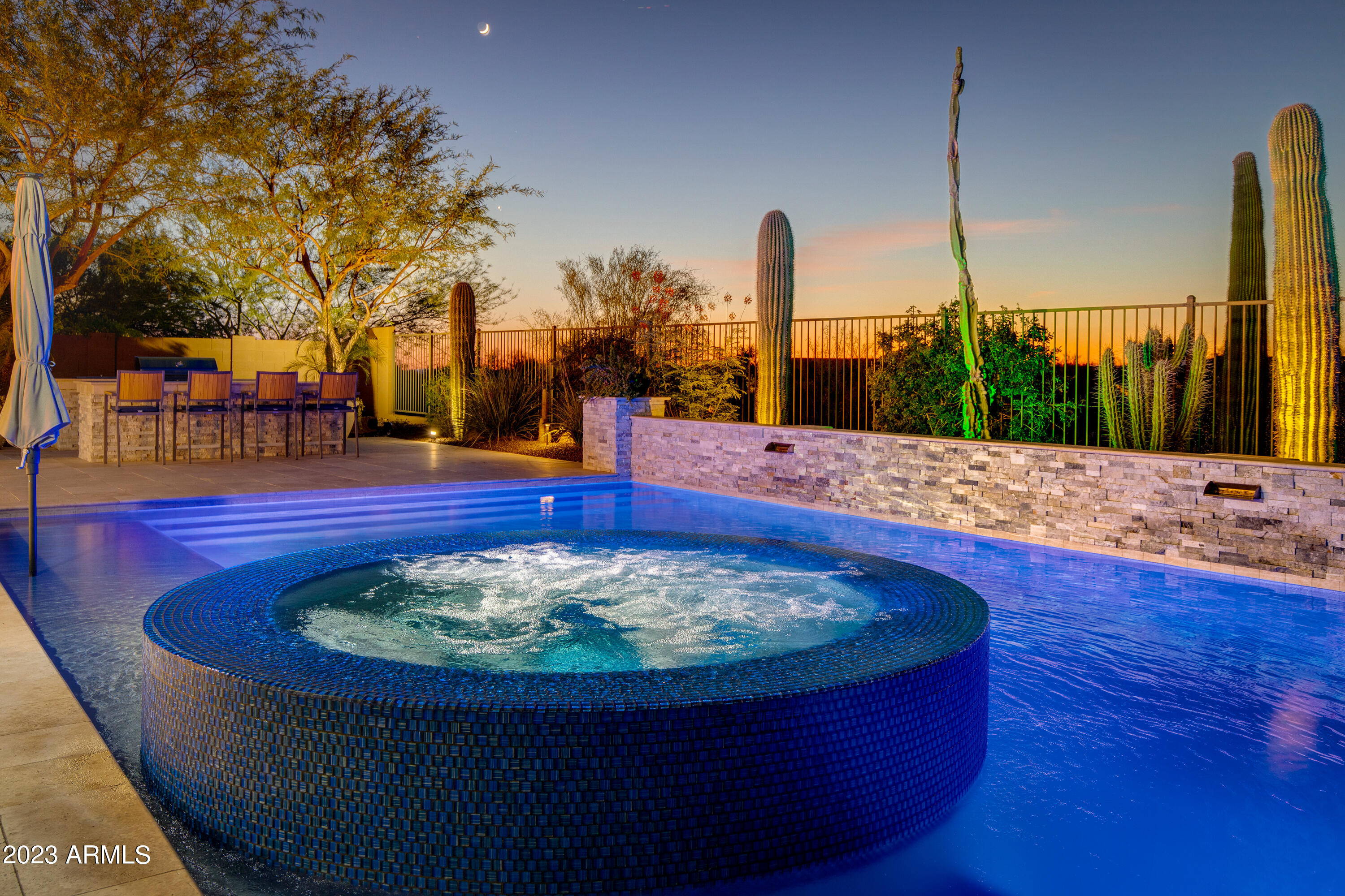 6016 E Thunder Hawk Road