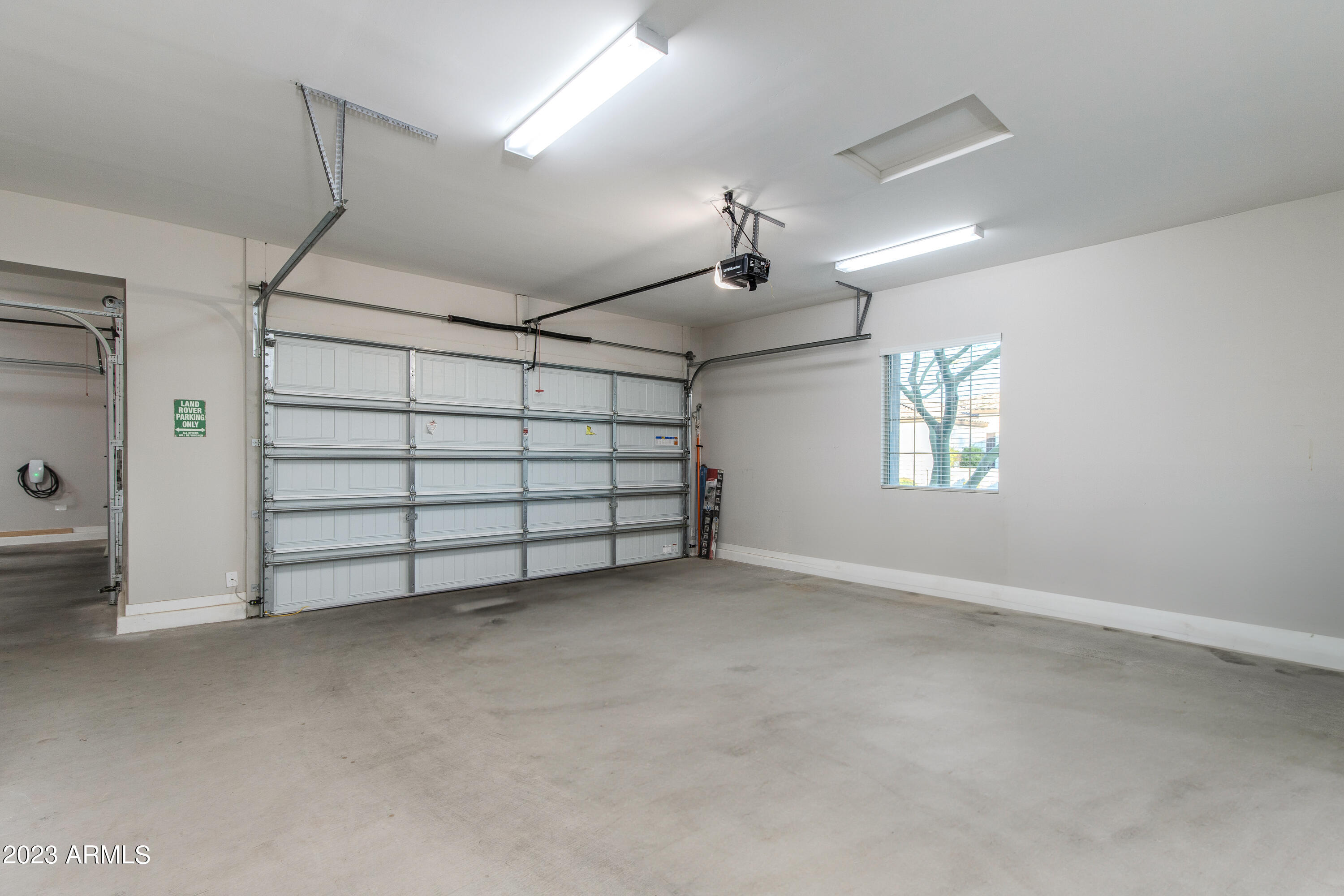 6016 E Thunder Hawk Road