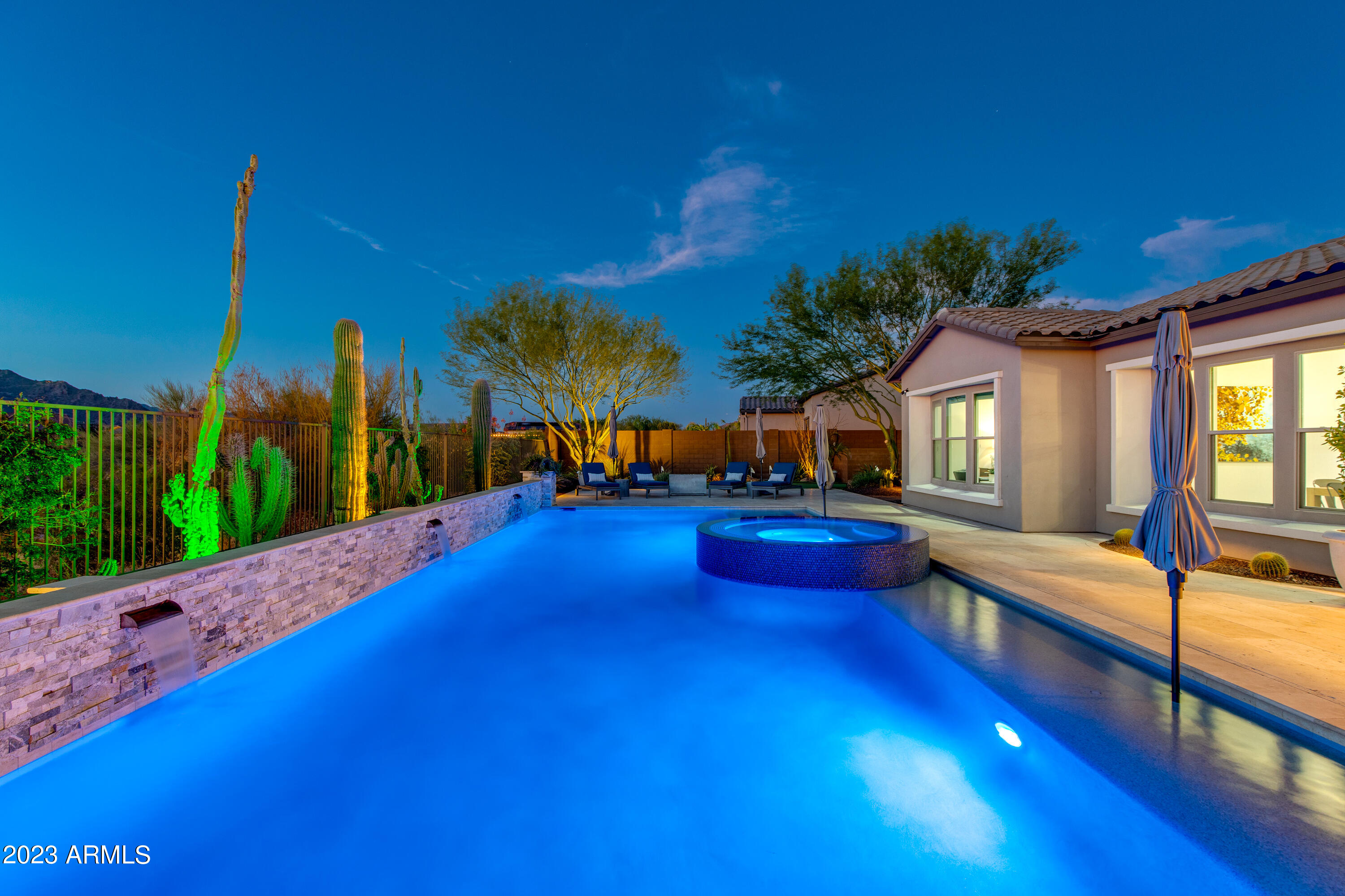 6016 E Thunder Hawk Road