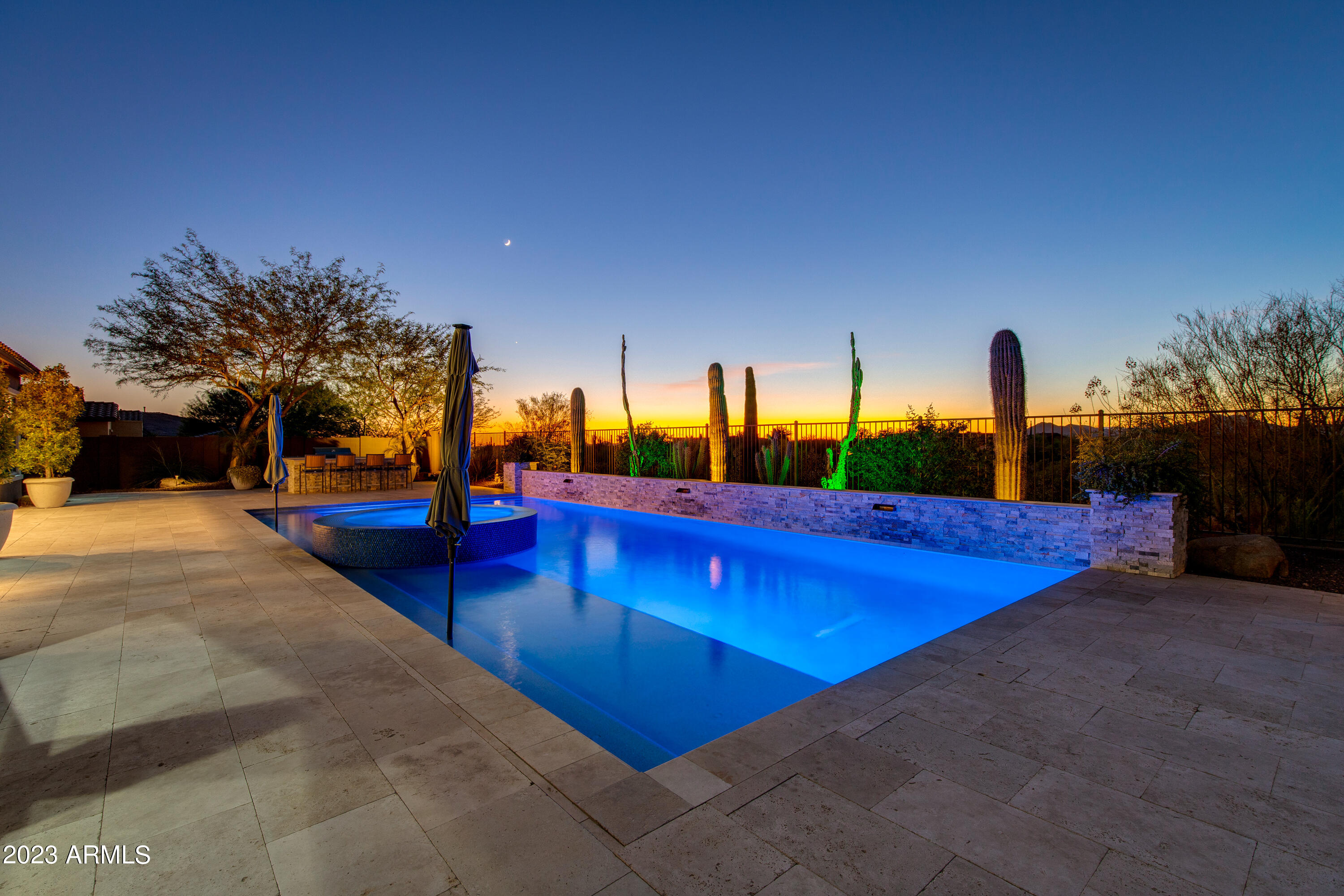 6016 E Thunder Hawk Road