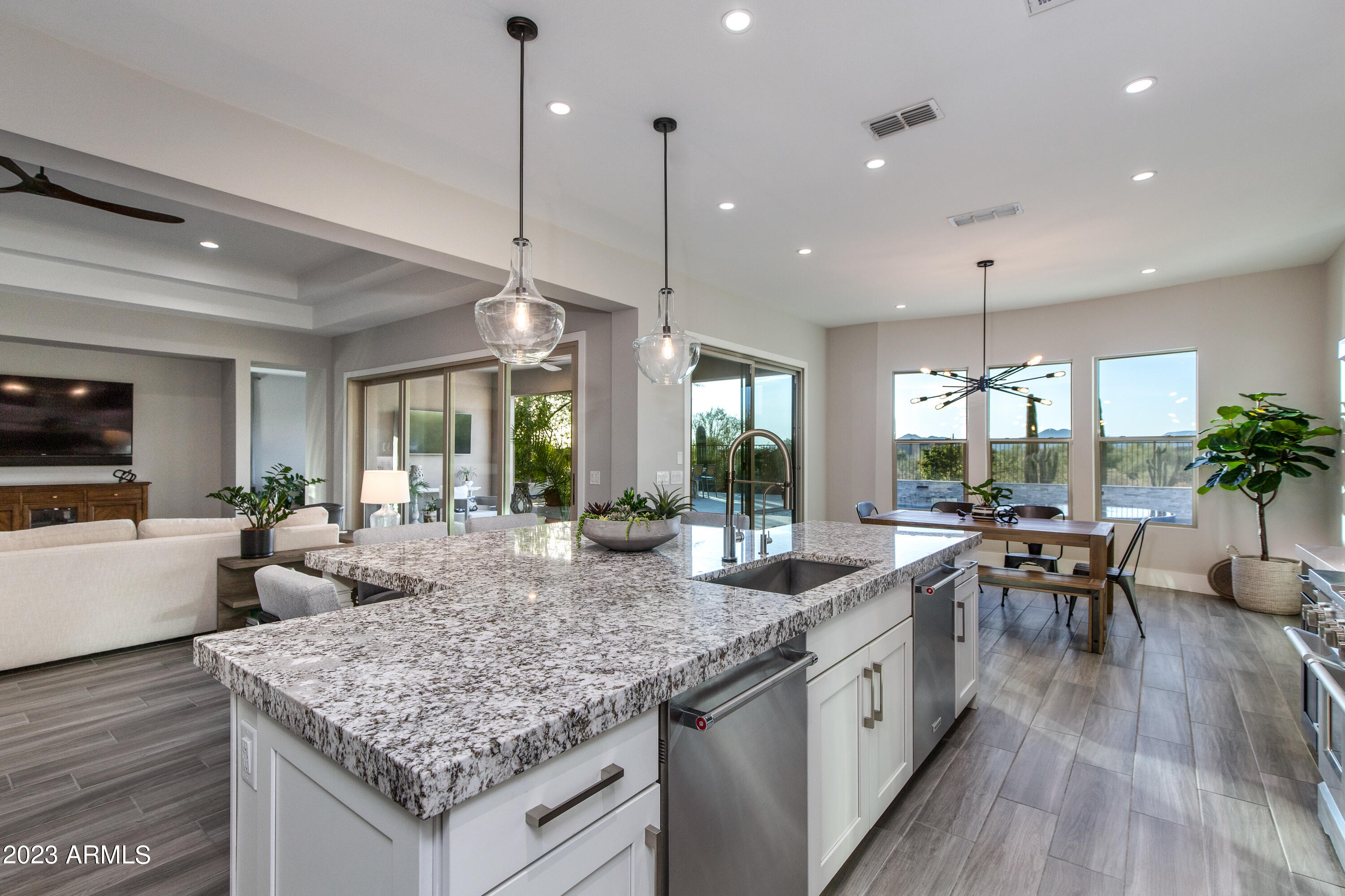 6016 E Thunder Hawk Road