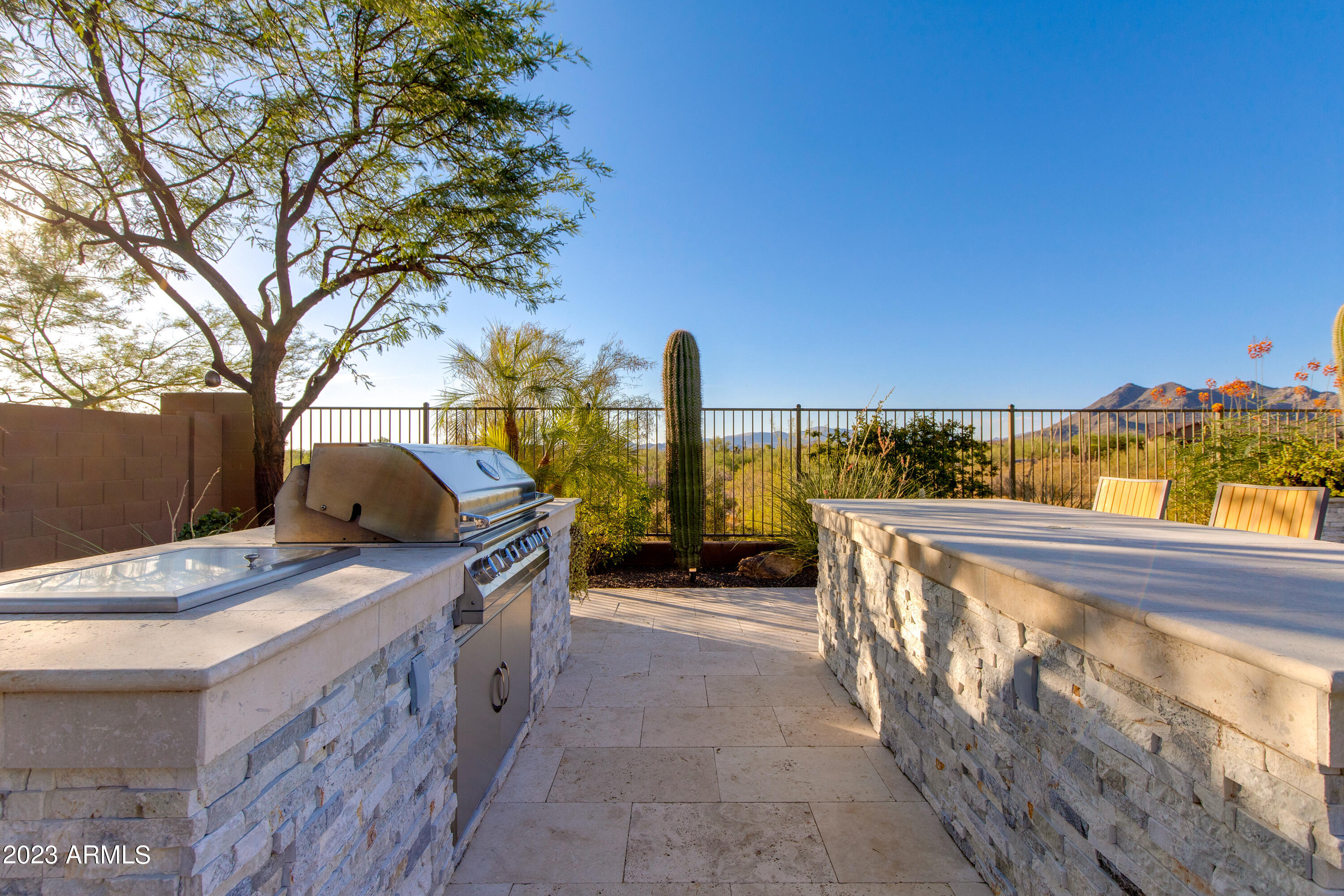 6016 E Thunder Hawk Road