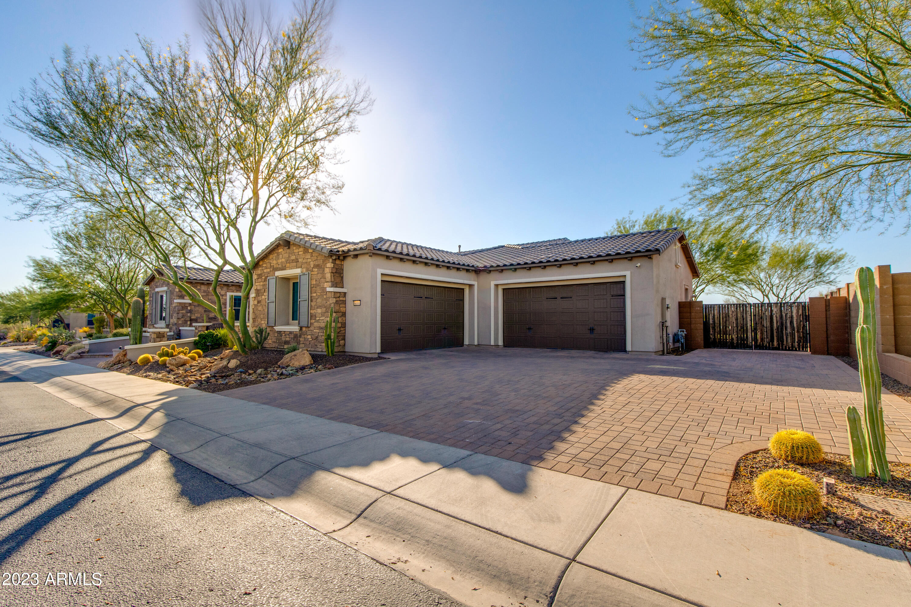 6016 E Thunder Hawk Road