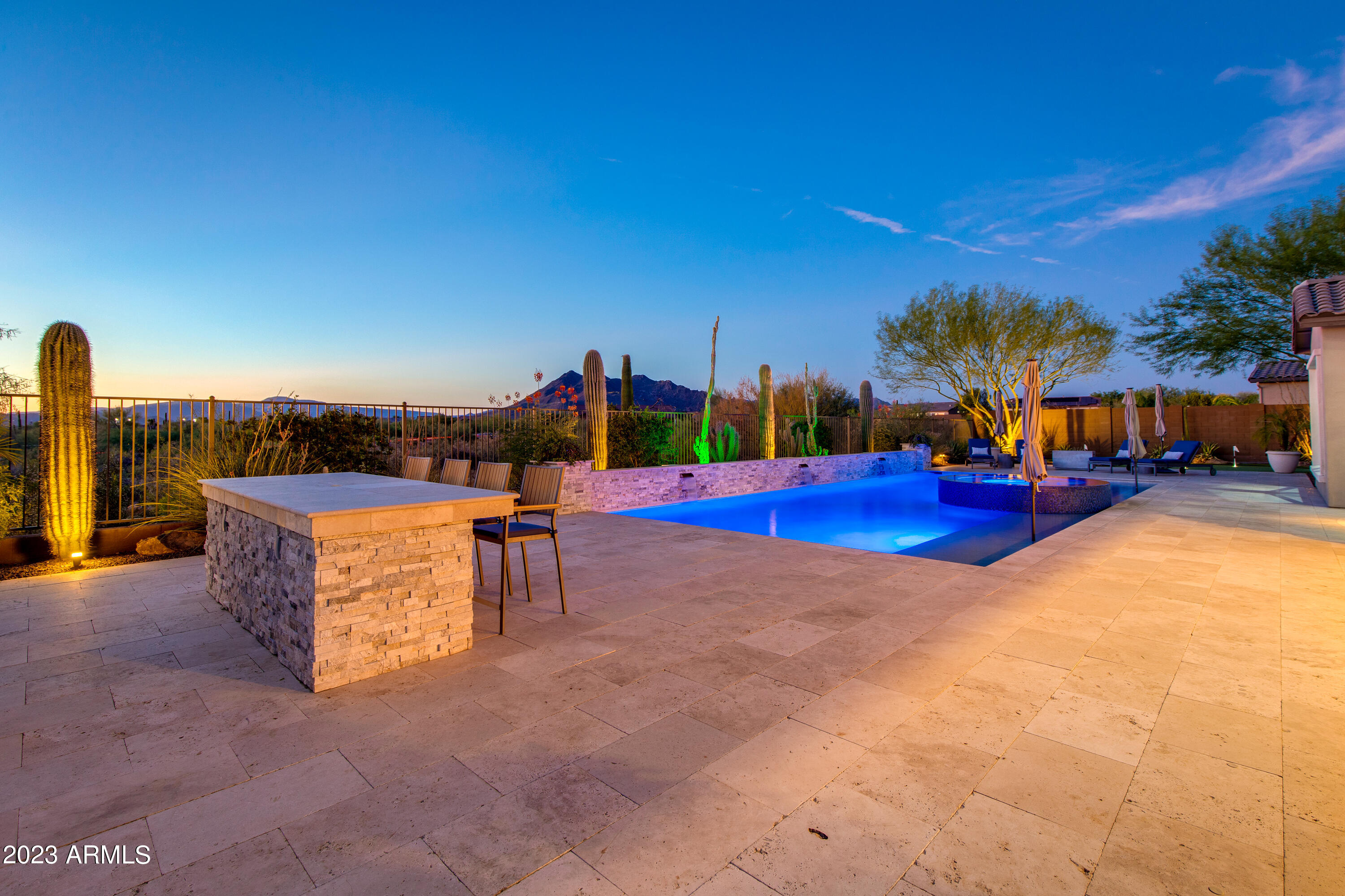 6016 E Thunder Hawk Road