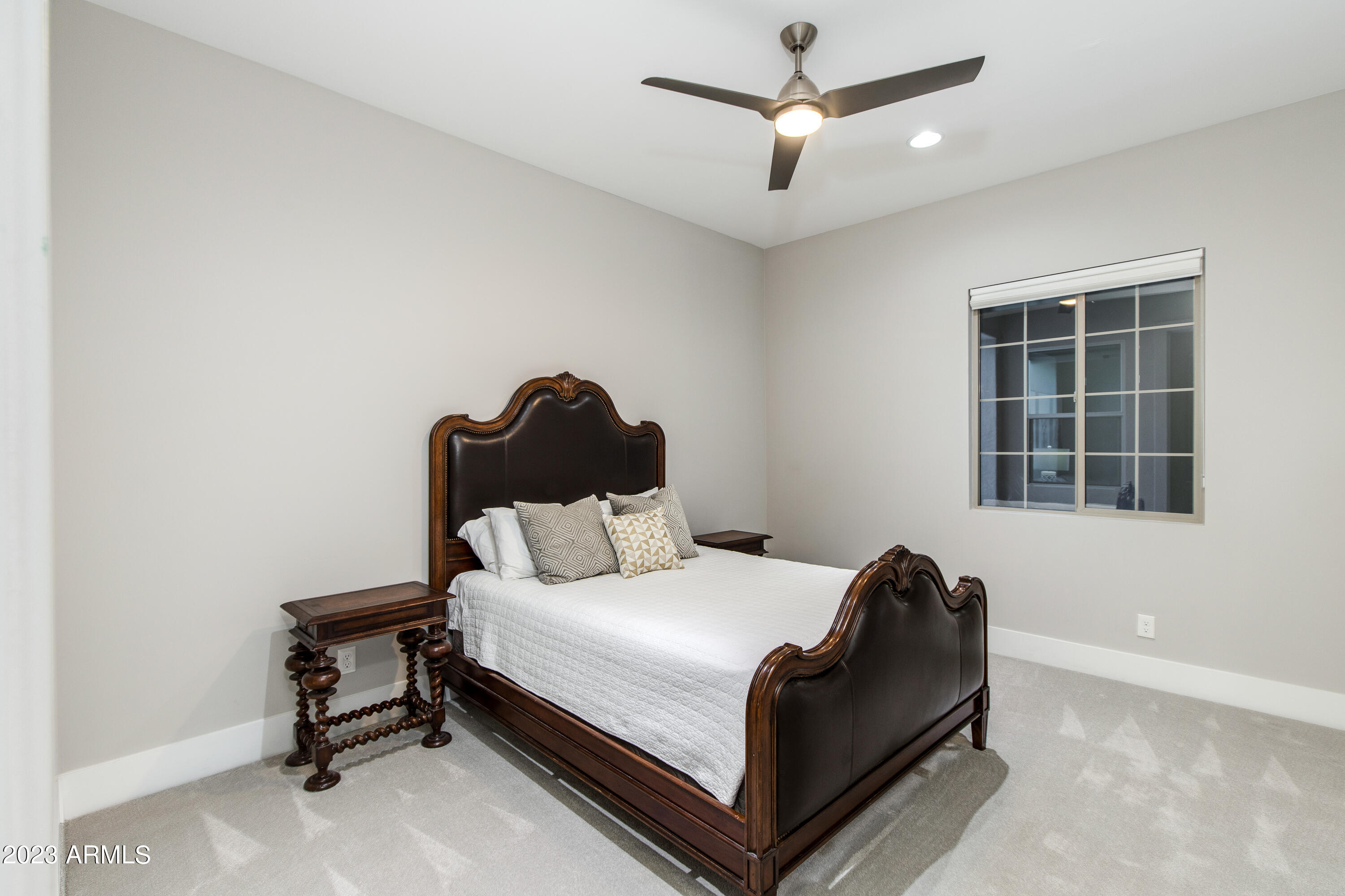 6016 E Thunder Hawk Road