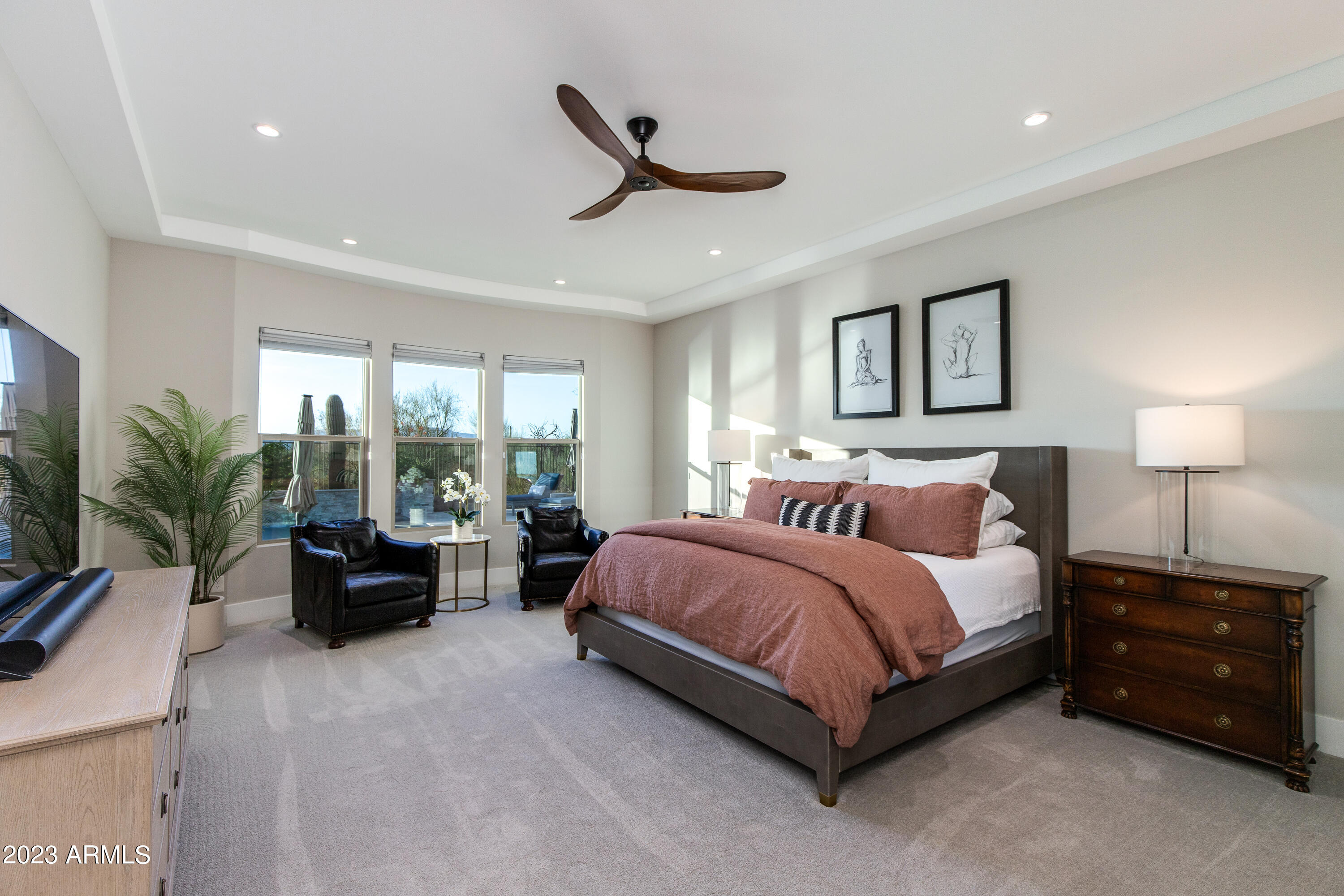 6016 E Thunder Hawk Road