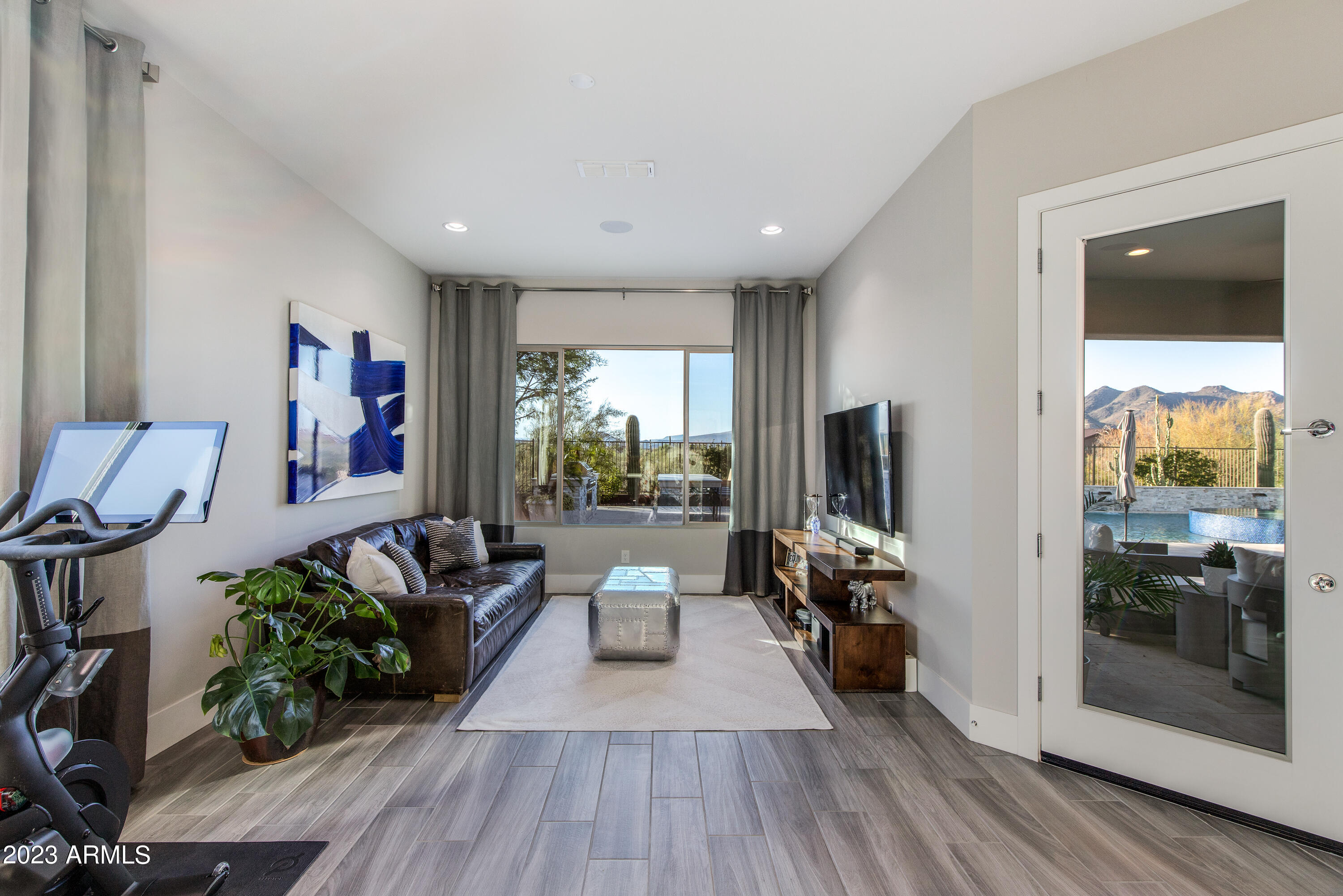 6016 E Thunder Hawk Road