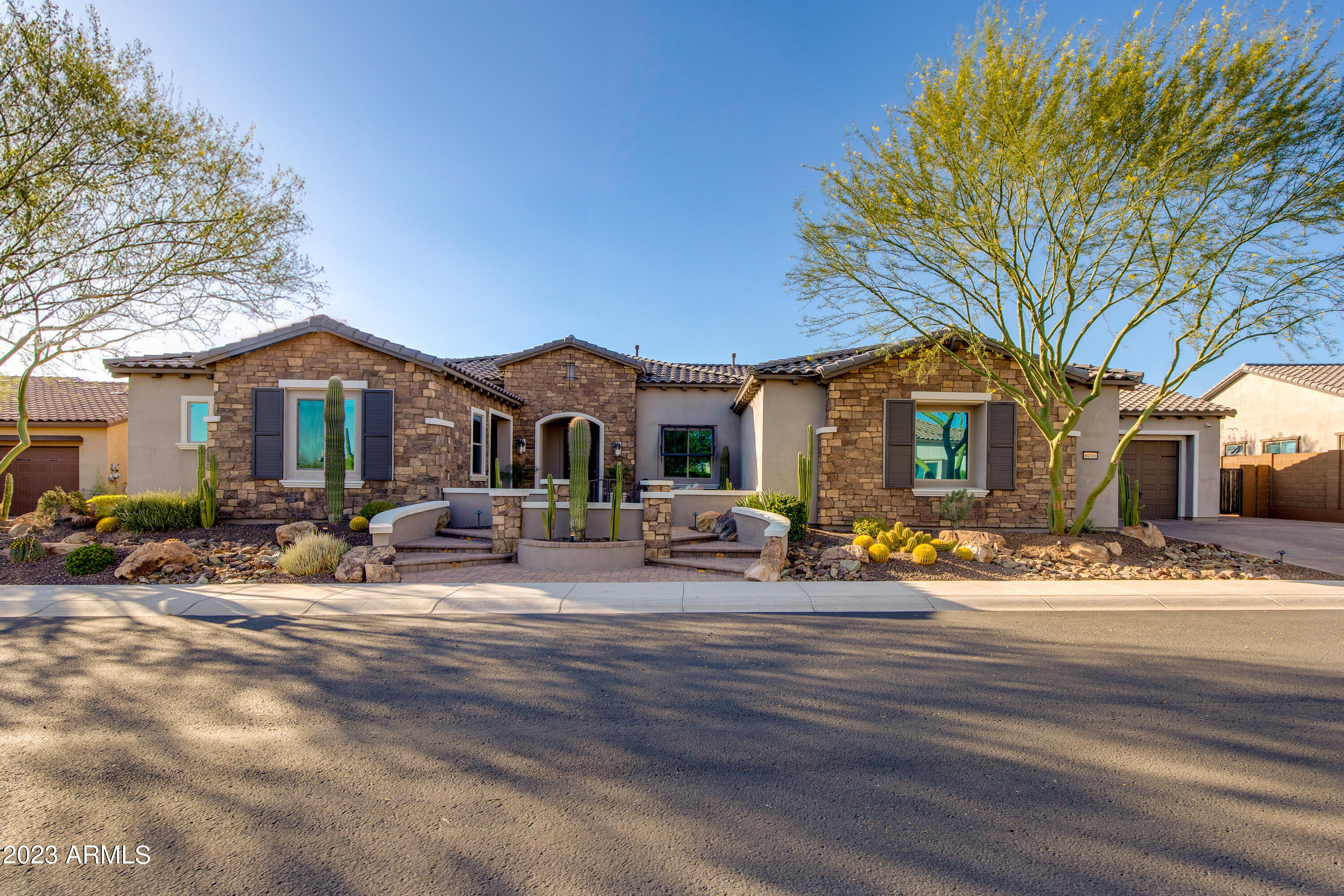 6016 E Thunder Hawk Road