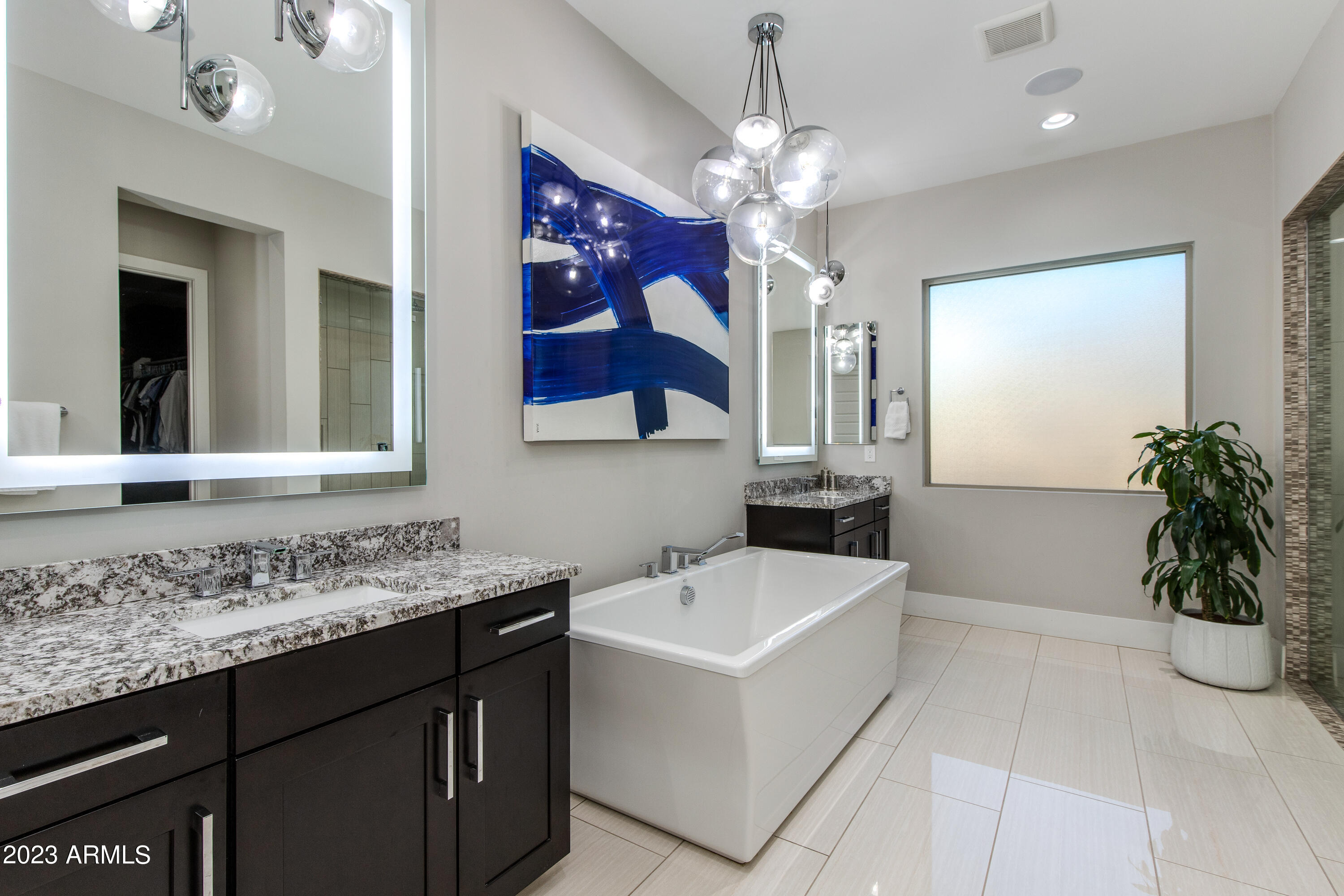 6016 E Thunder Hawk Road