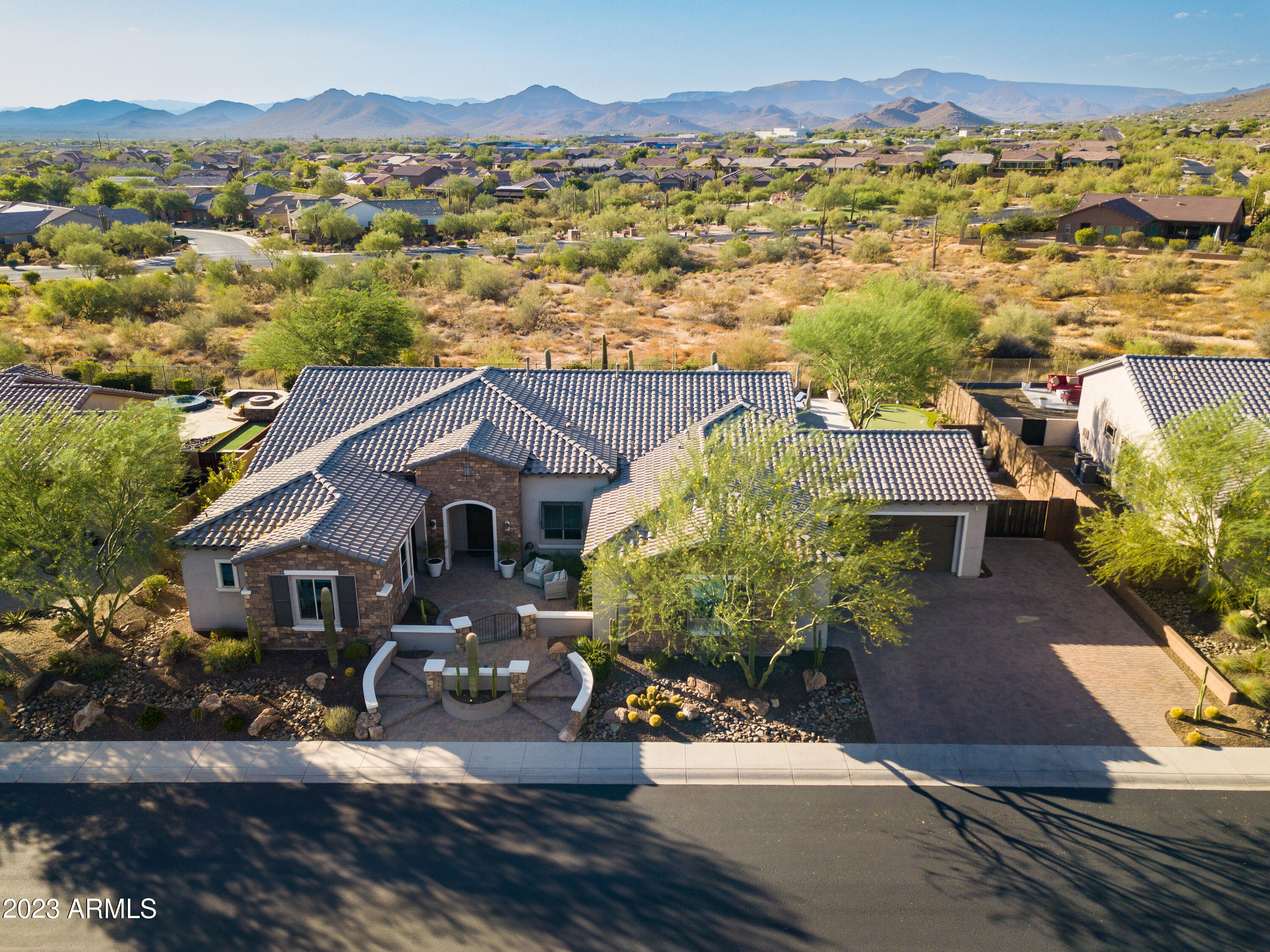 6016 E Thunder Hawk Road