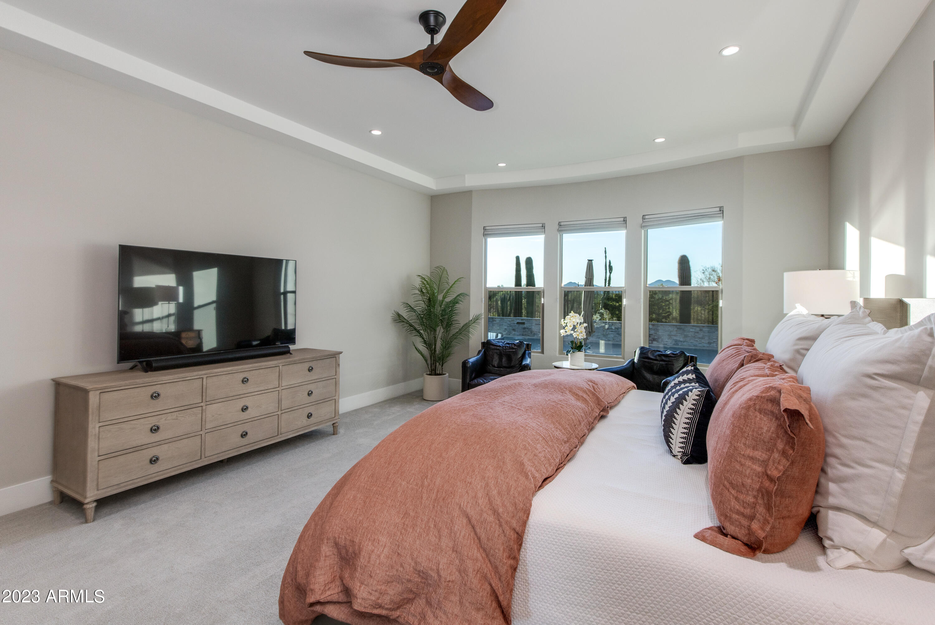 6016 E Thunder Hawk Road