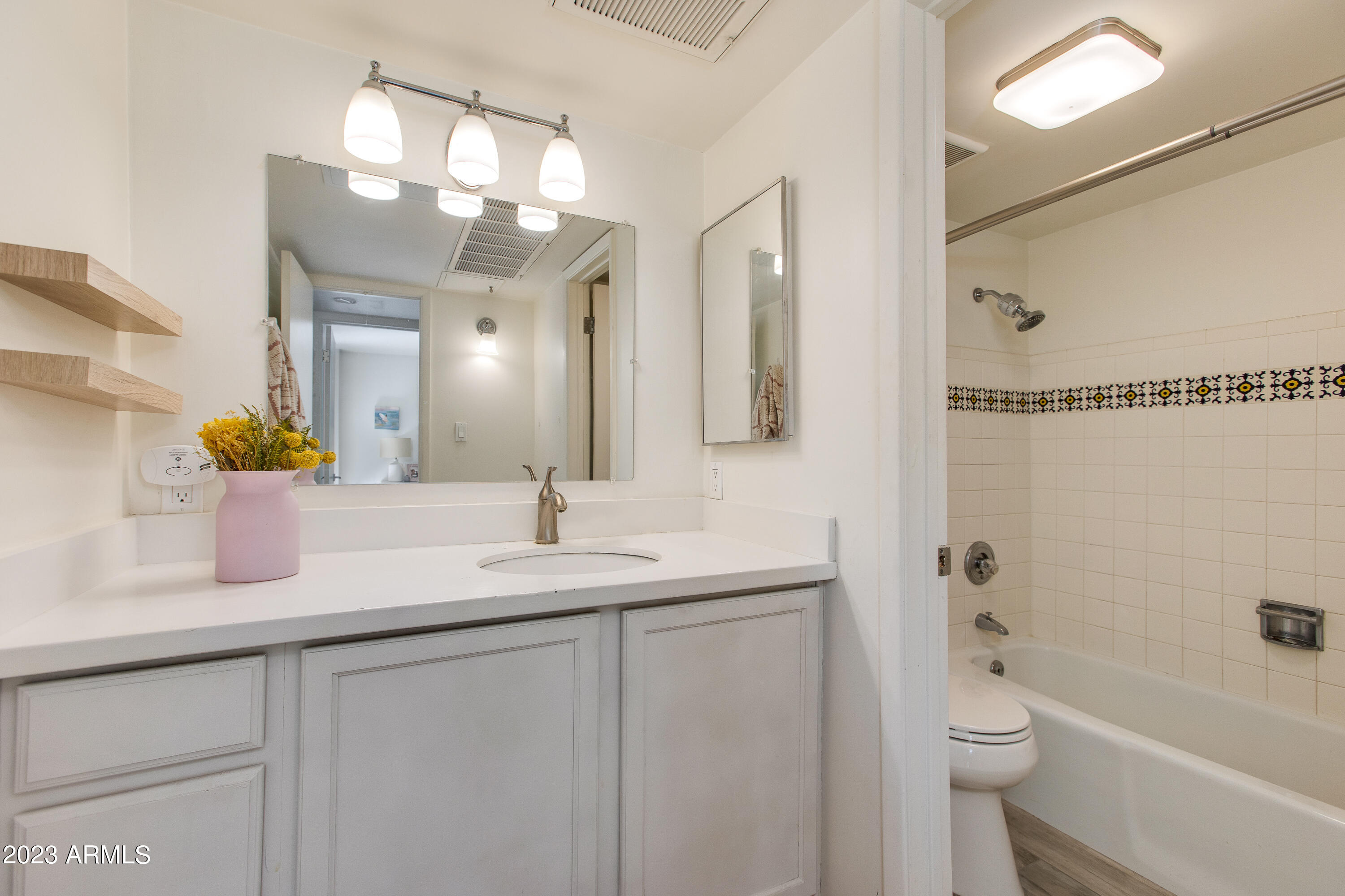 4727 E LAFAYETTE Boulevard, 227