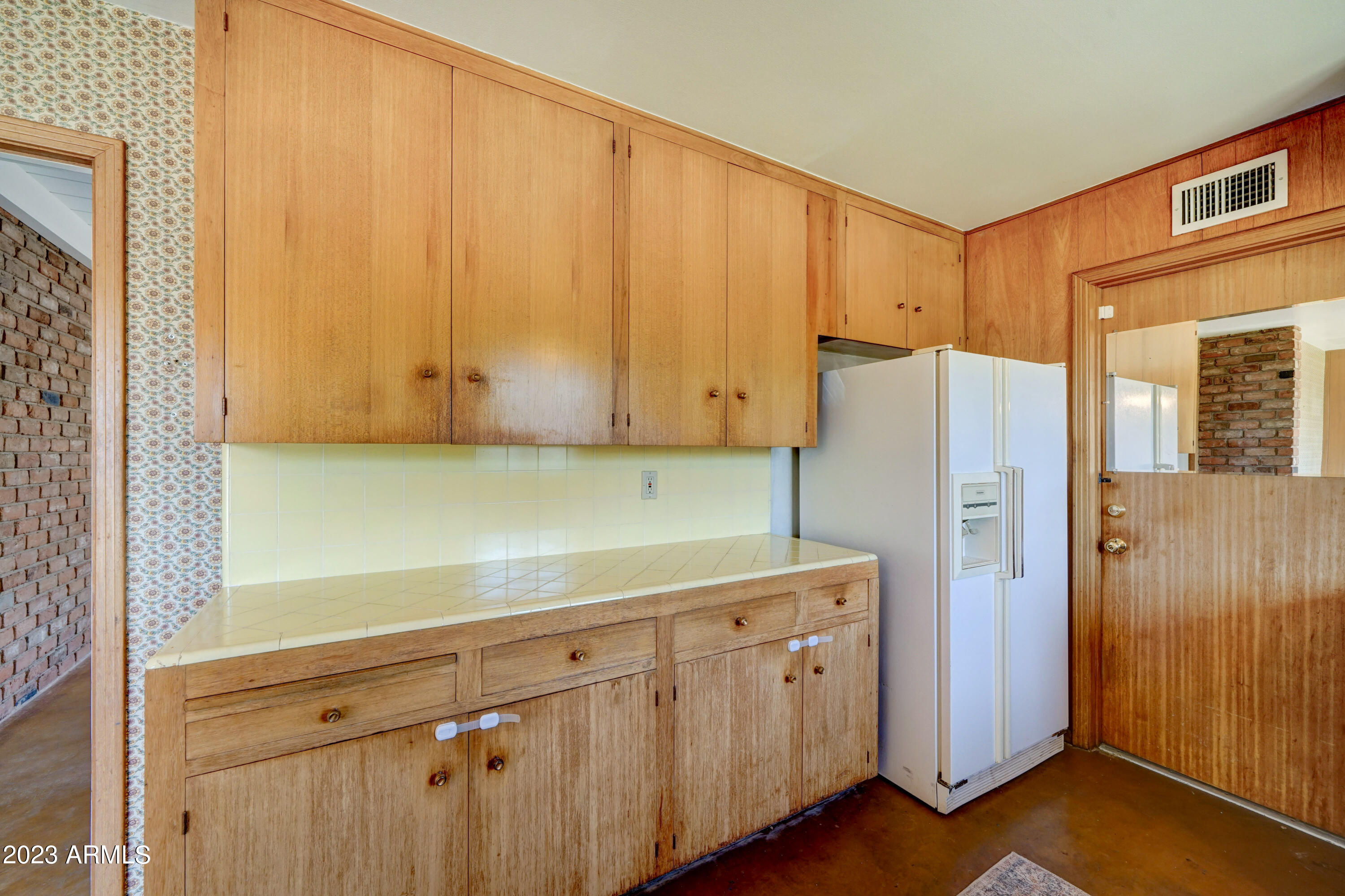 4118 E PASADENA Avenue