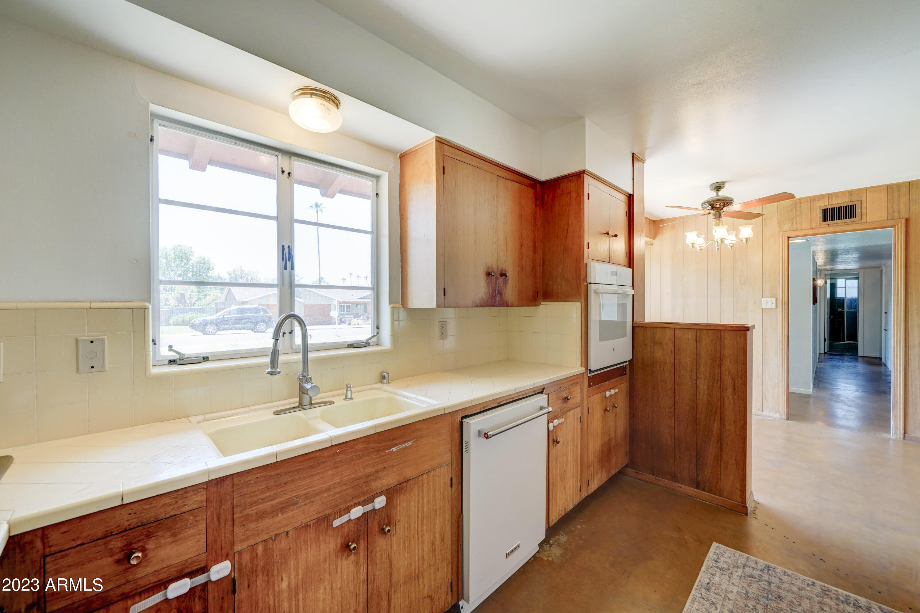 4118 E PASADENA Avenue