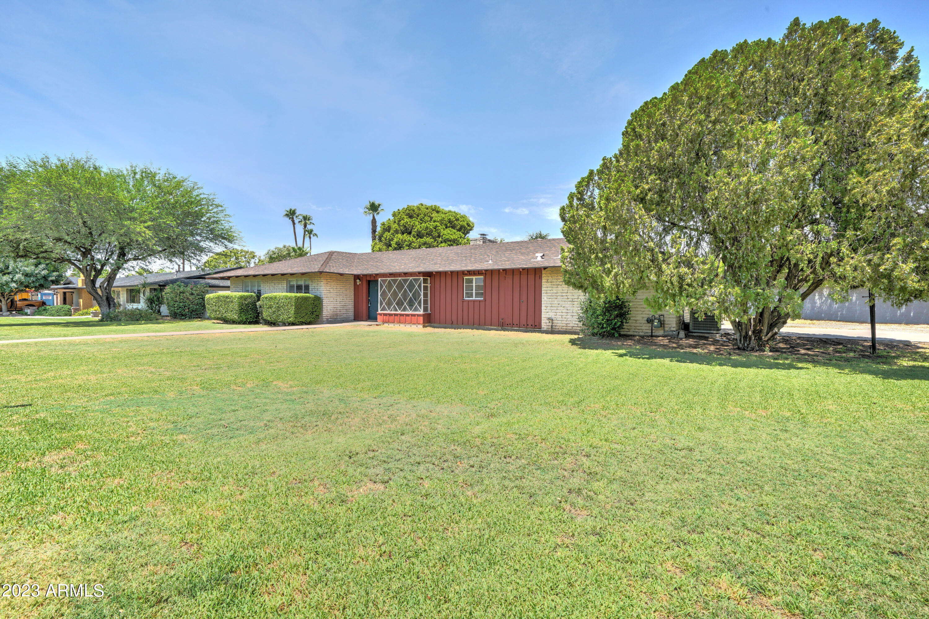 4118 E PASADENA Avenue