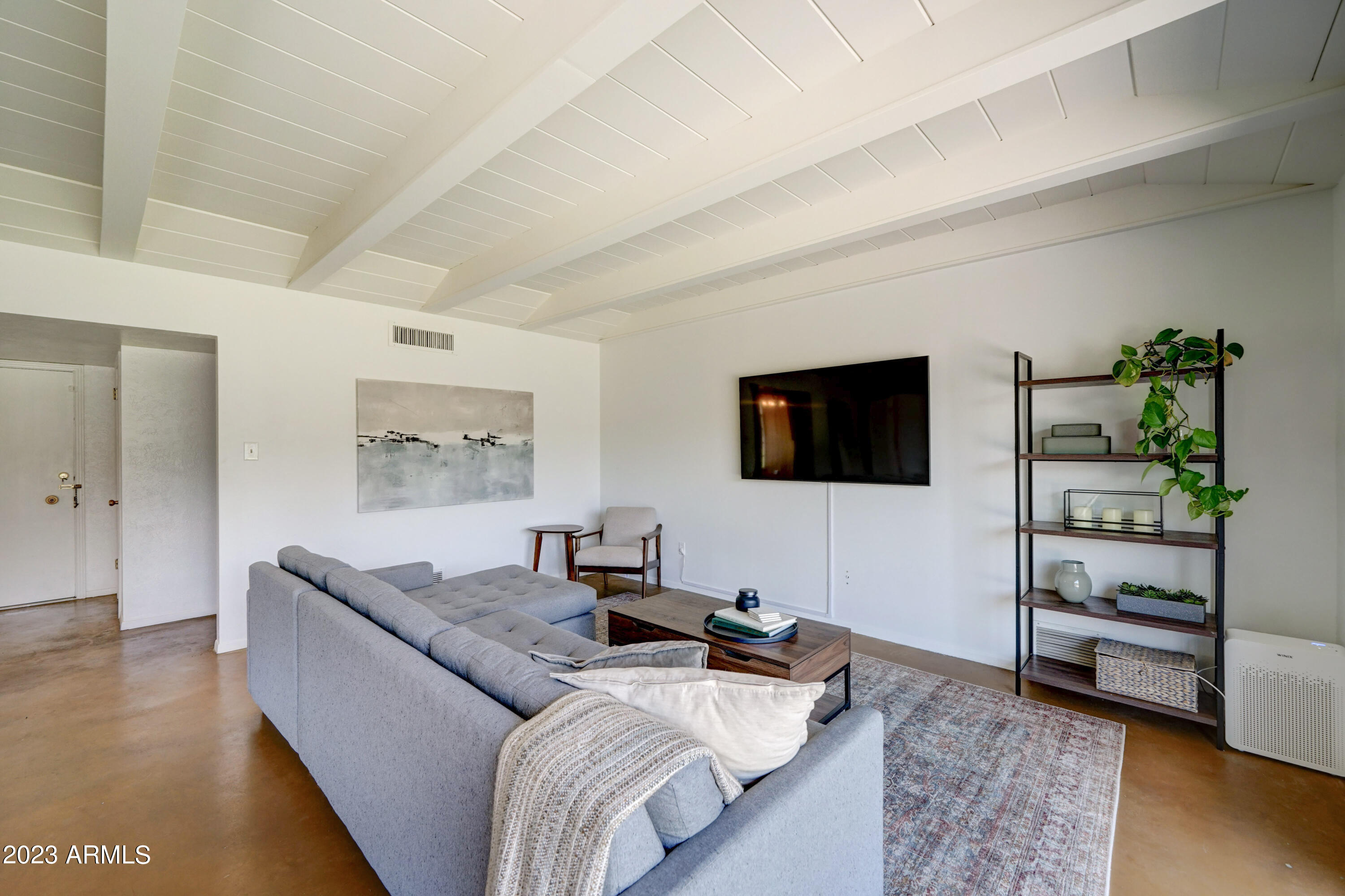 4118 E PASADENA Avenue