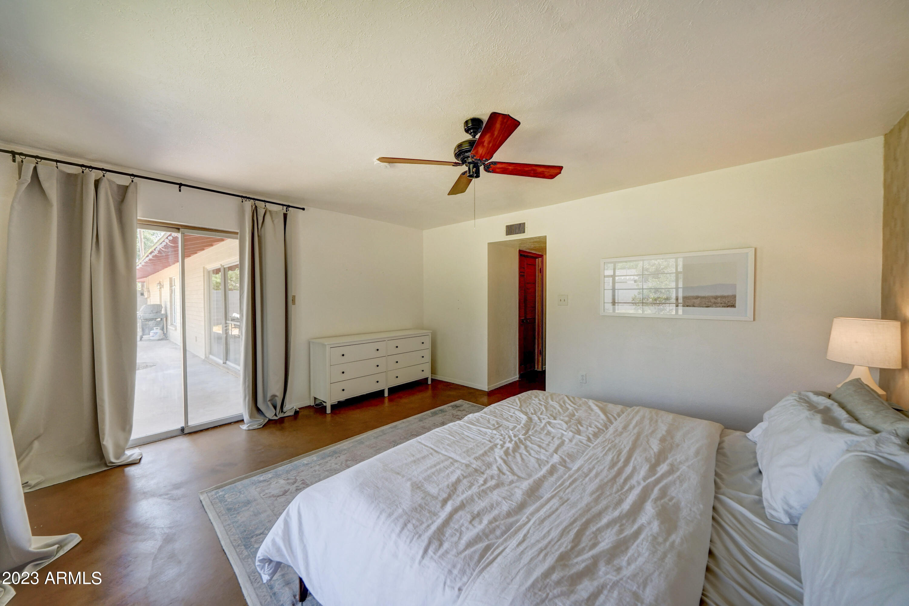 4118 E PASADENA Avenue