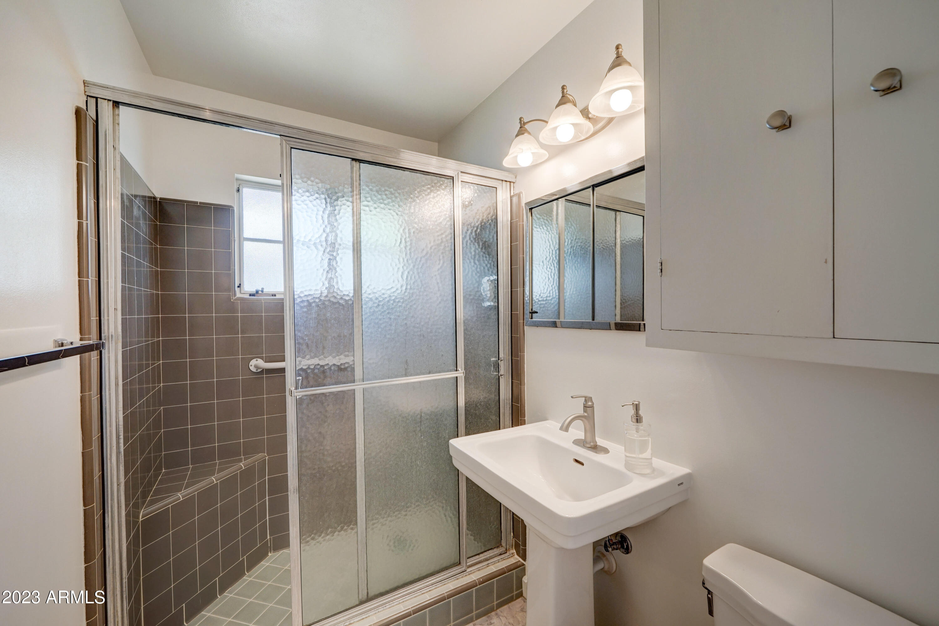 4118 E PASADENA Avenue