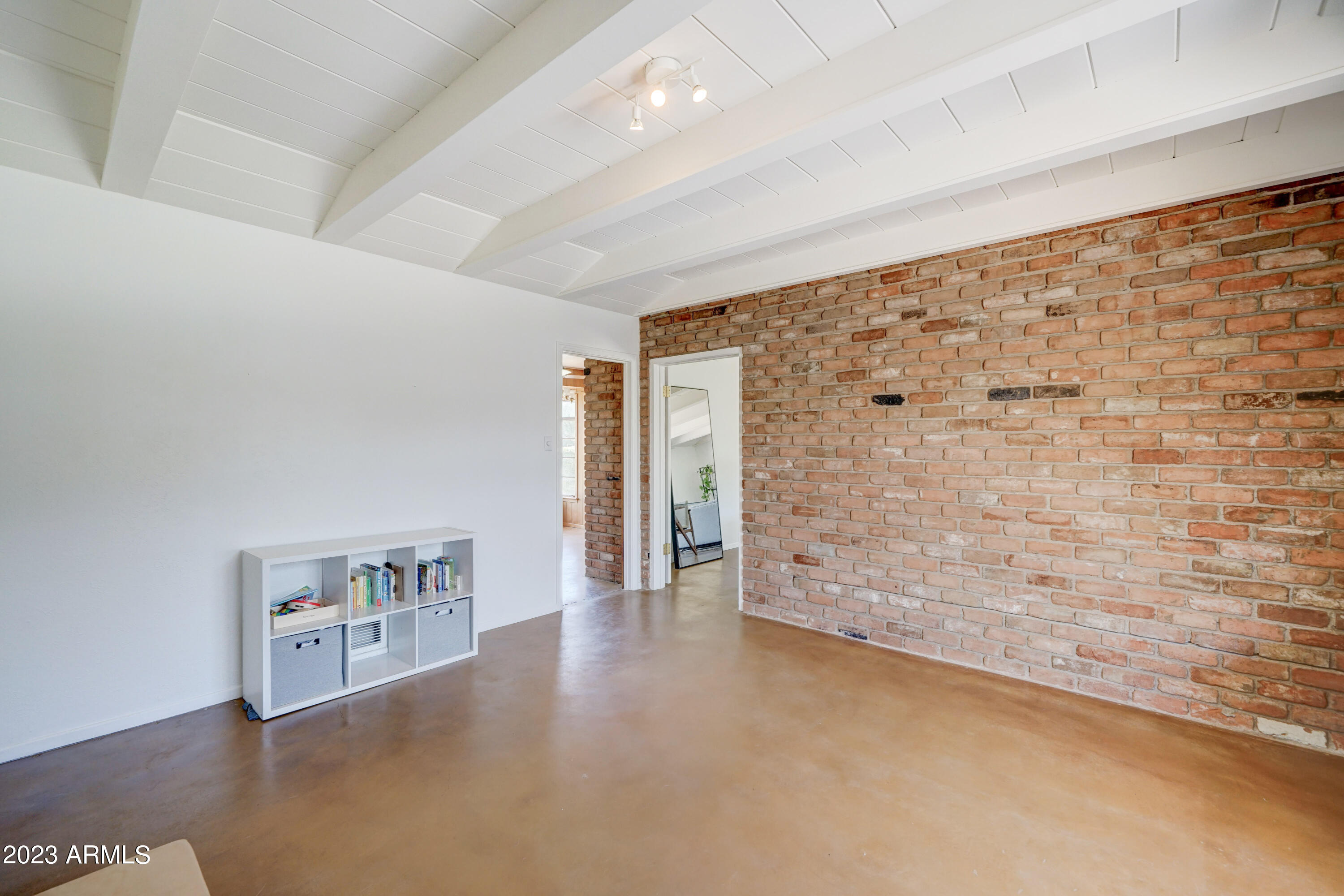 4118 E PASADENA Avenue