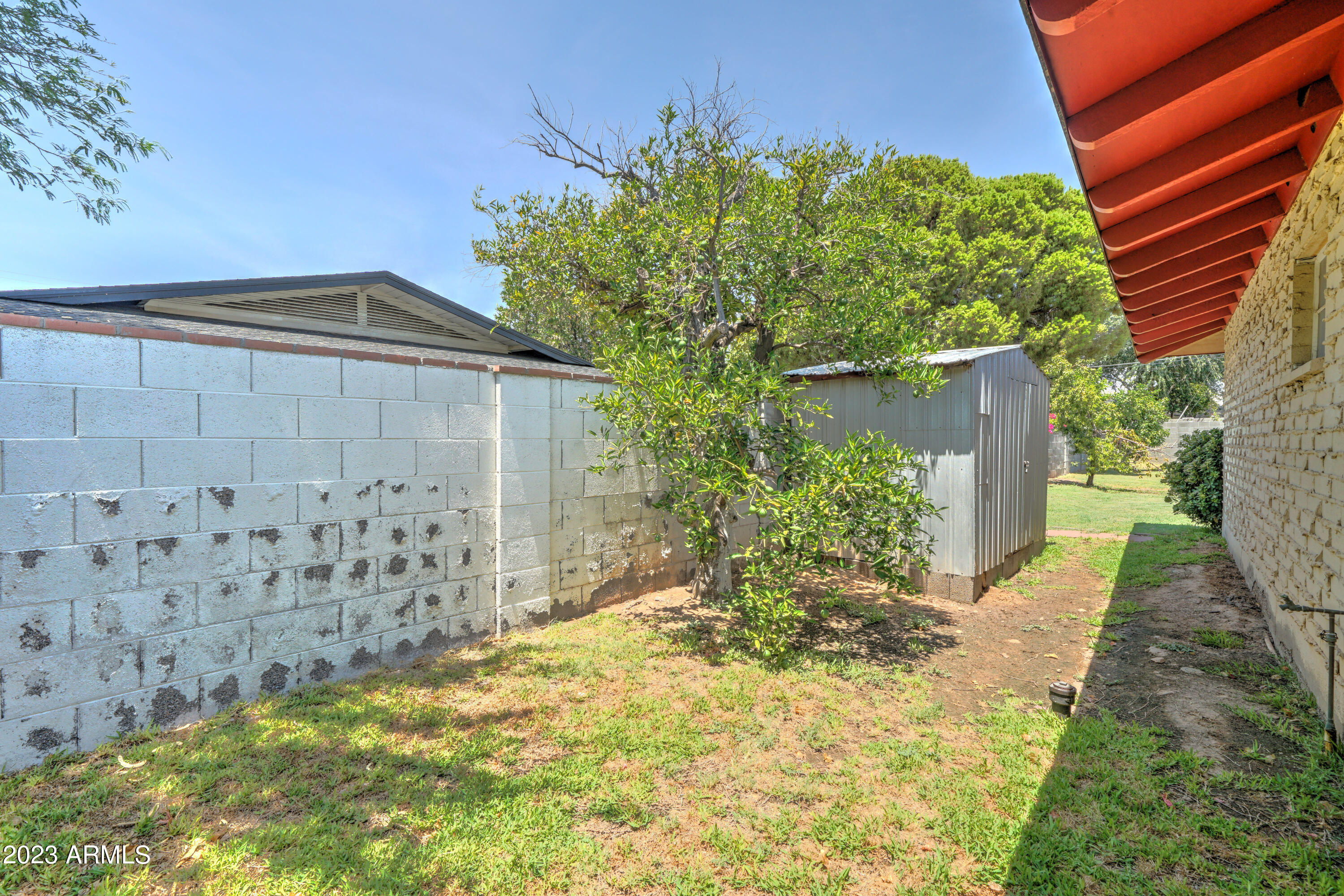 4118 E PASADENA Avenue