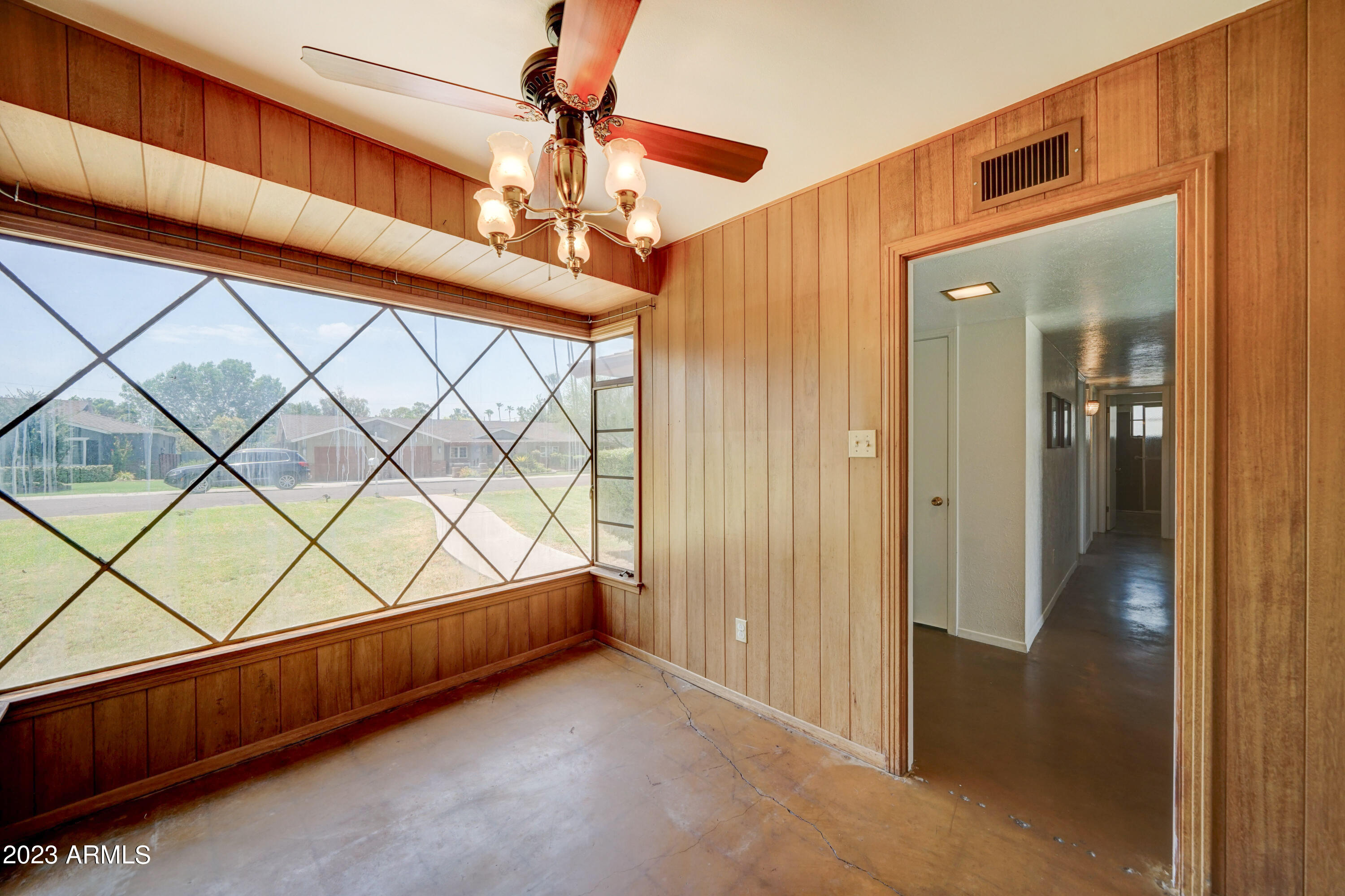 4118 E PASADENA Avenue