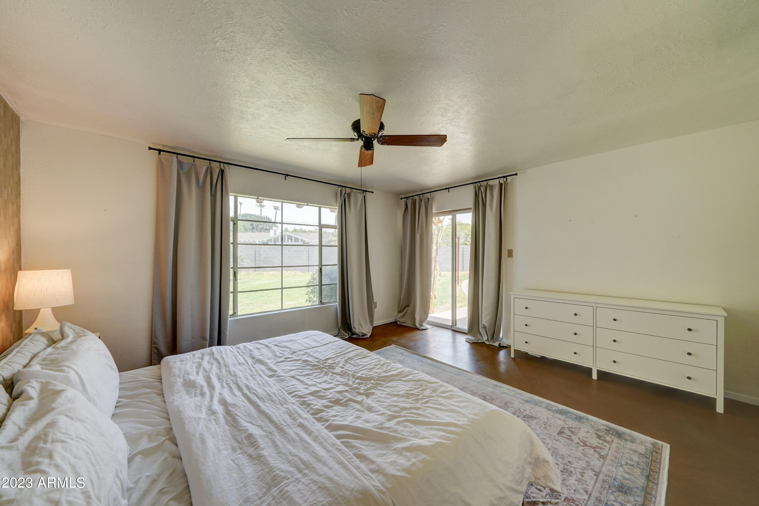 4118 E PASADENA Avenue