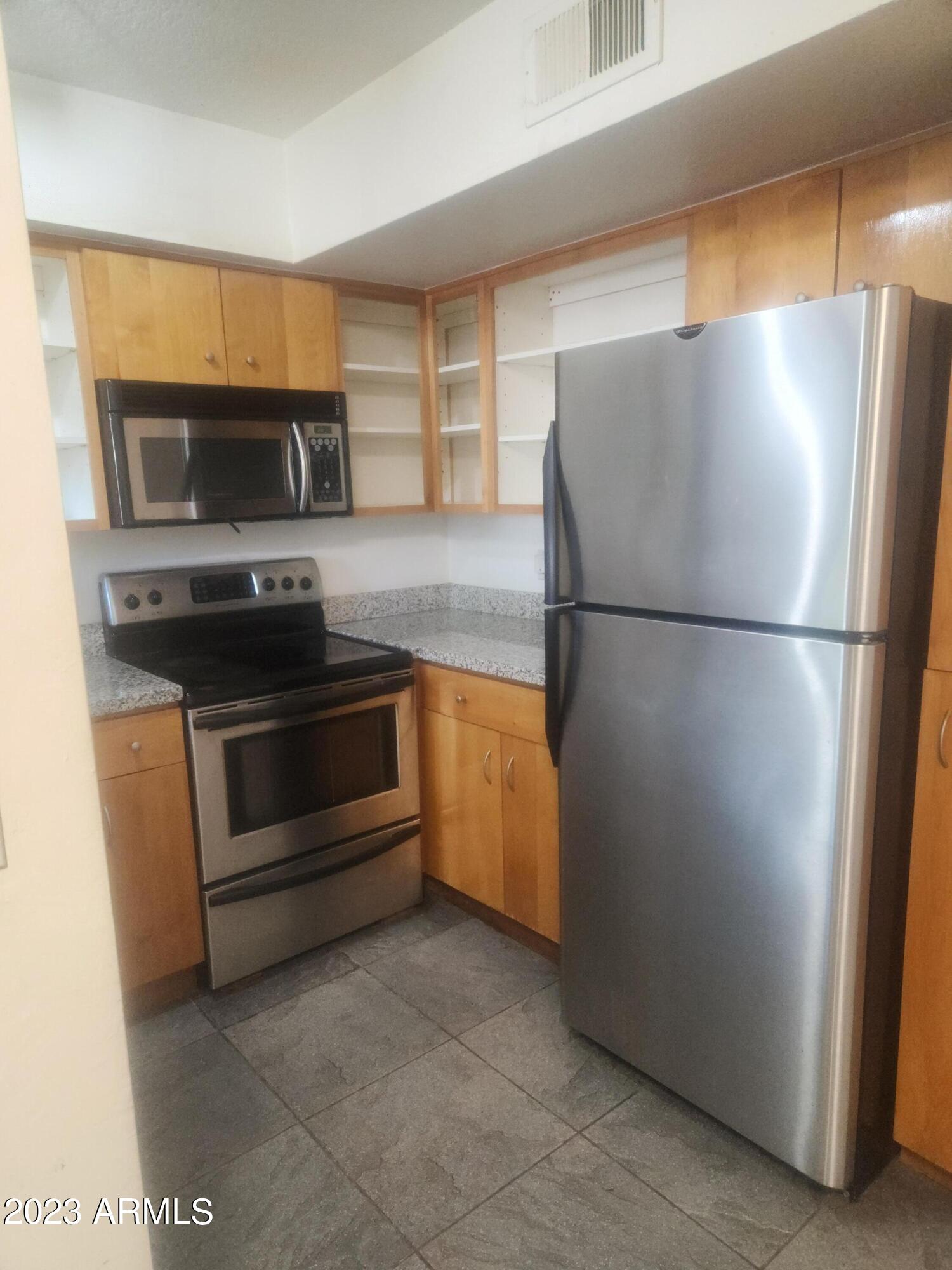 7300 N DREAMY DRAW Drive, 105