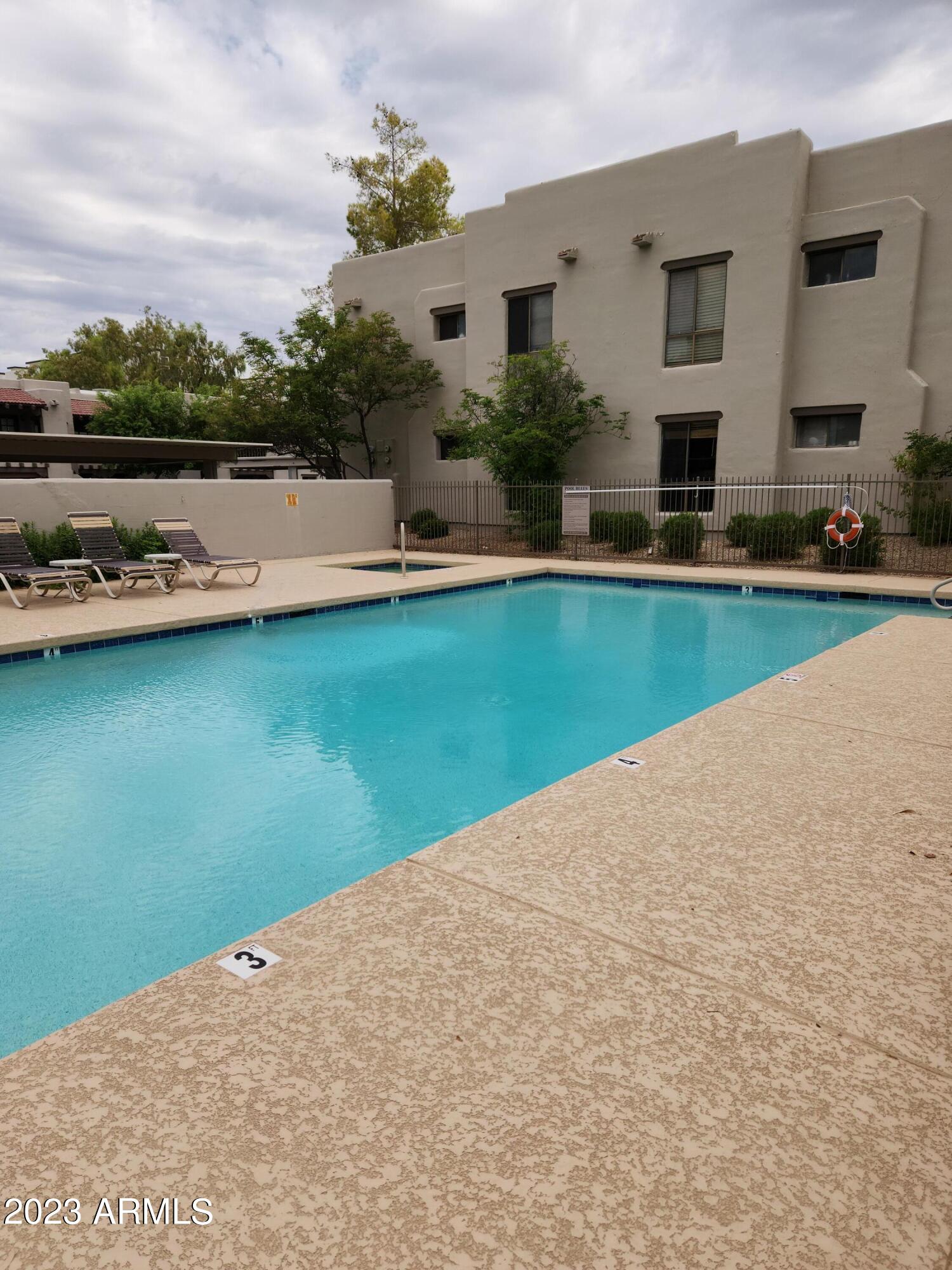 7300 N DREAMY DRAW Drive, 105