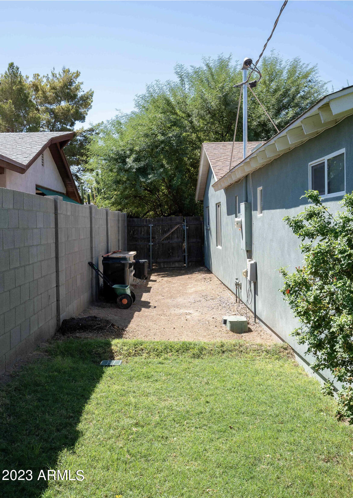 5232 E VIRGINIA Avenue