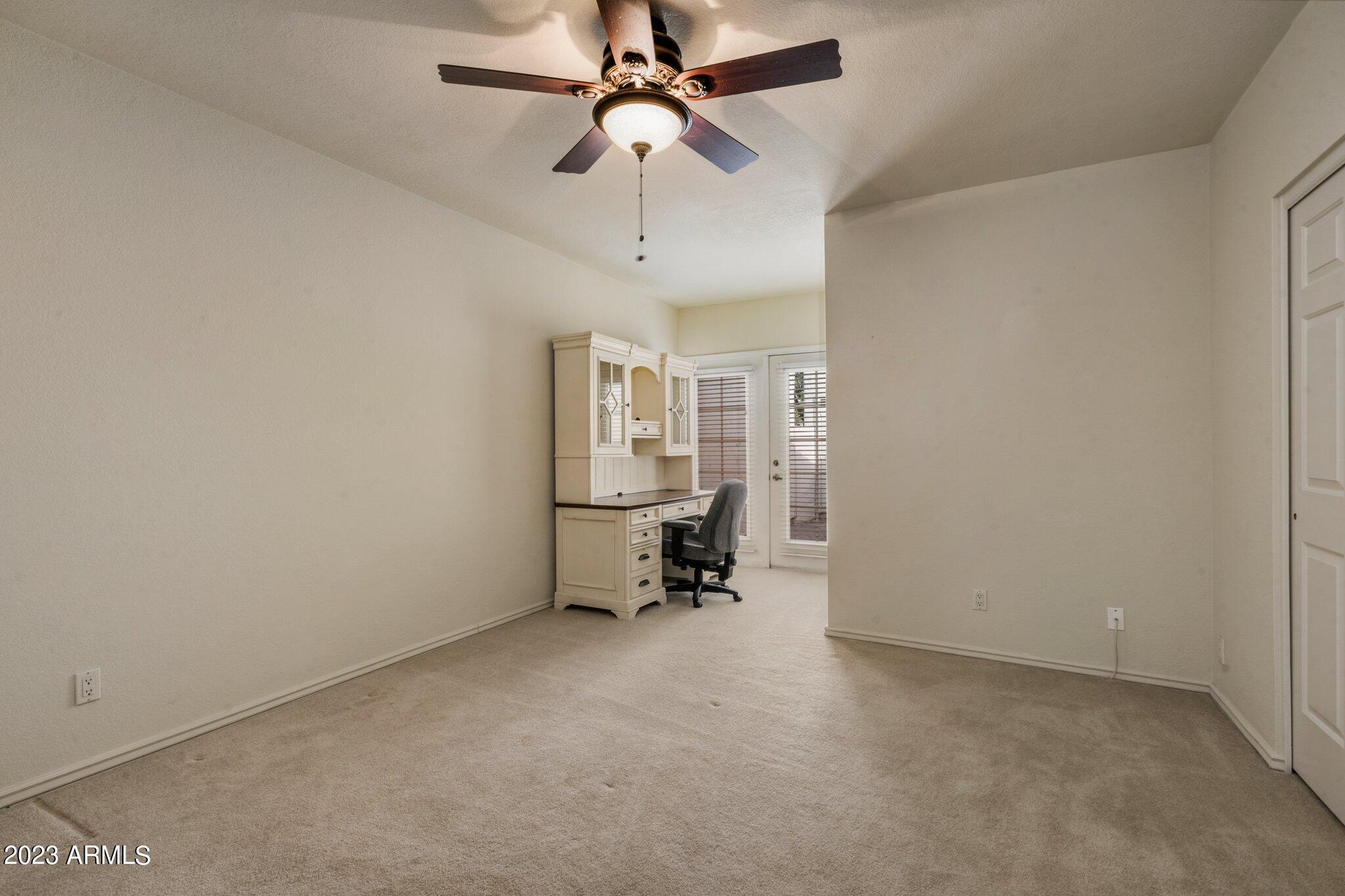 1909 E Calle De Arcos