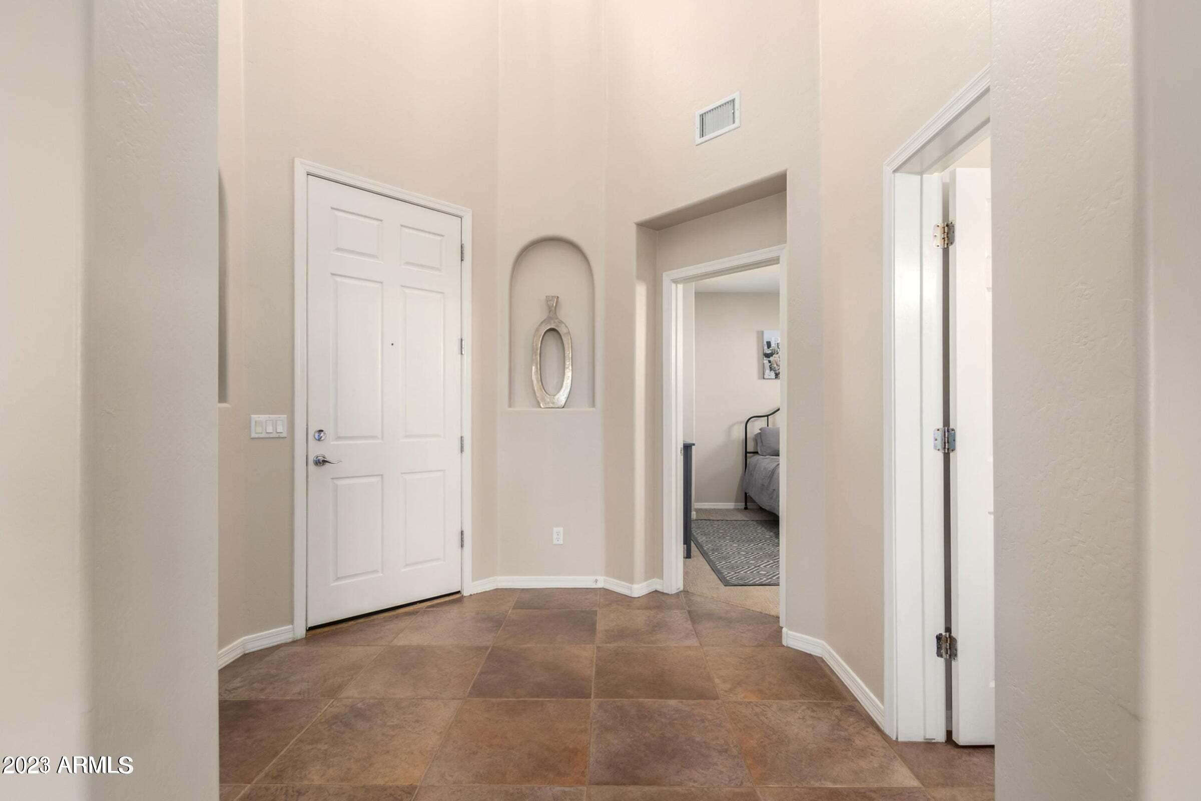 6835 W PLEASANT Lane