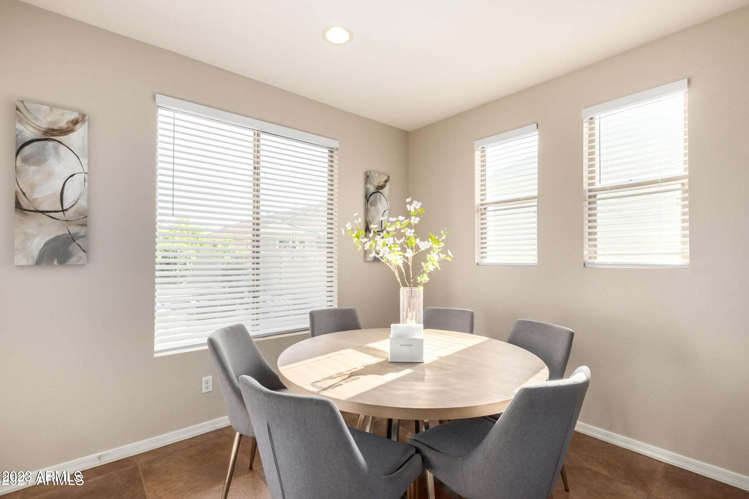 6835 W PLEASANT Lane