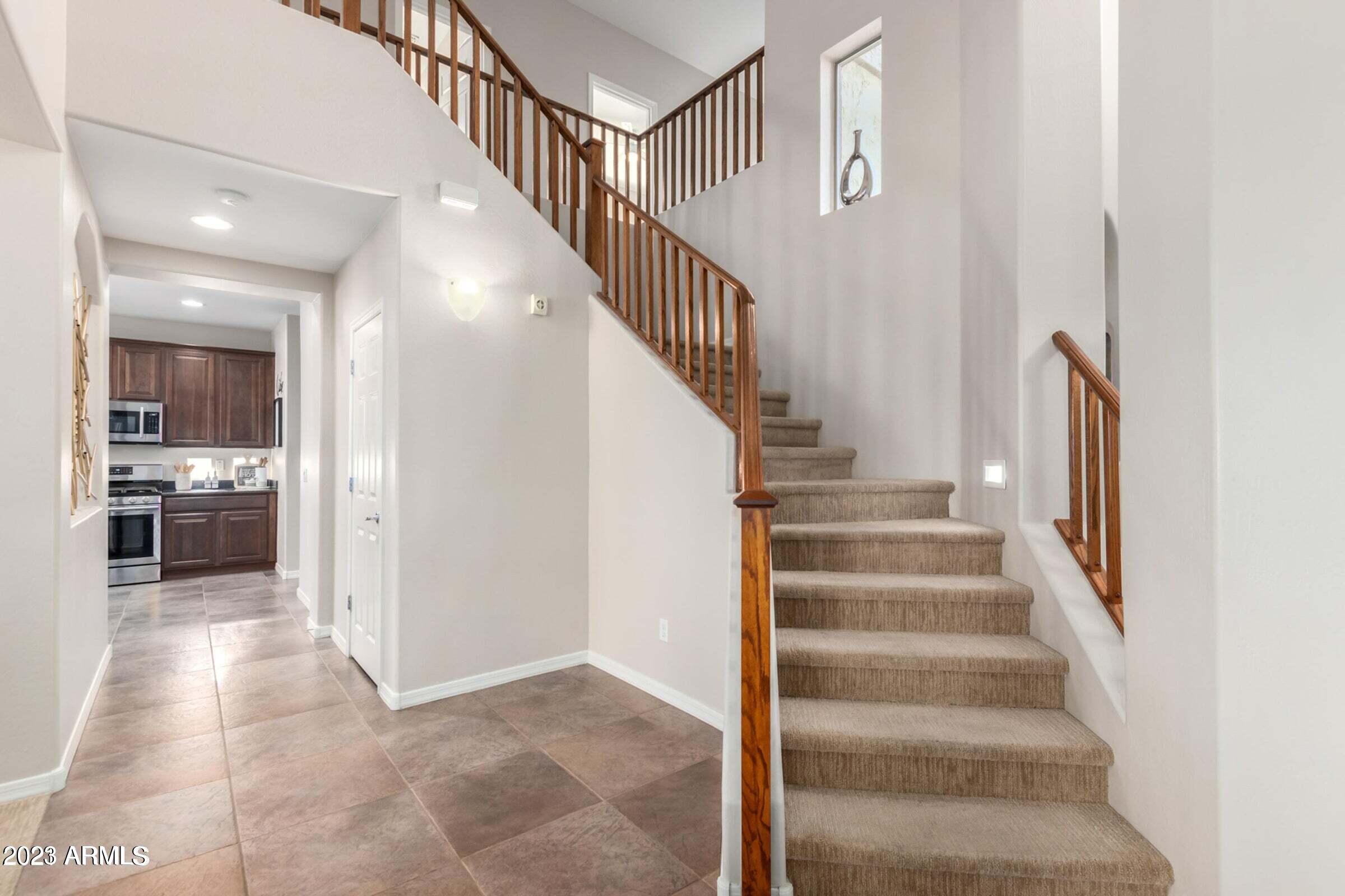 6835 W PLEASANT Lane