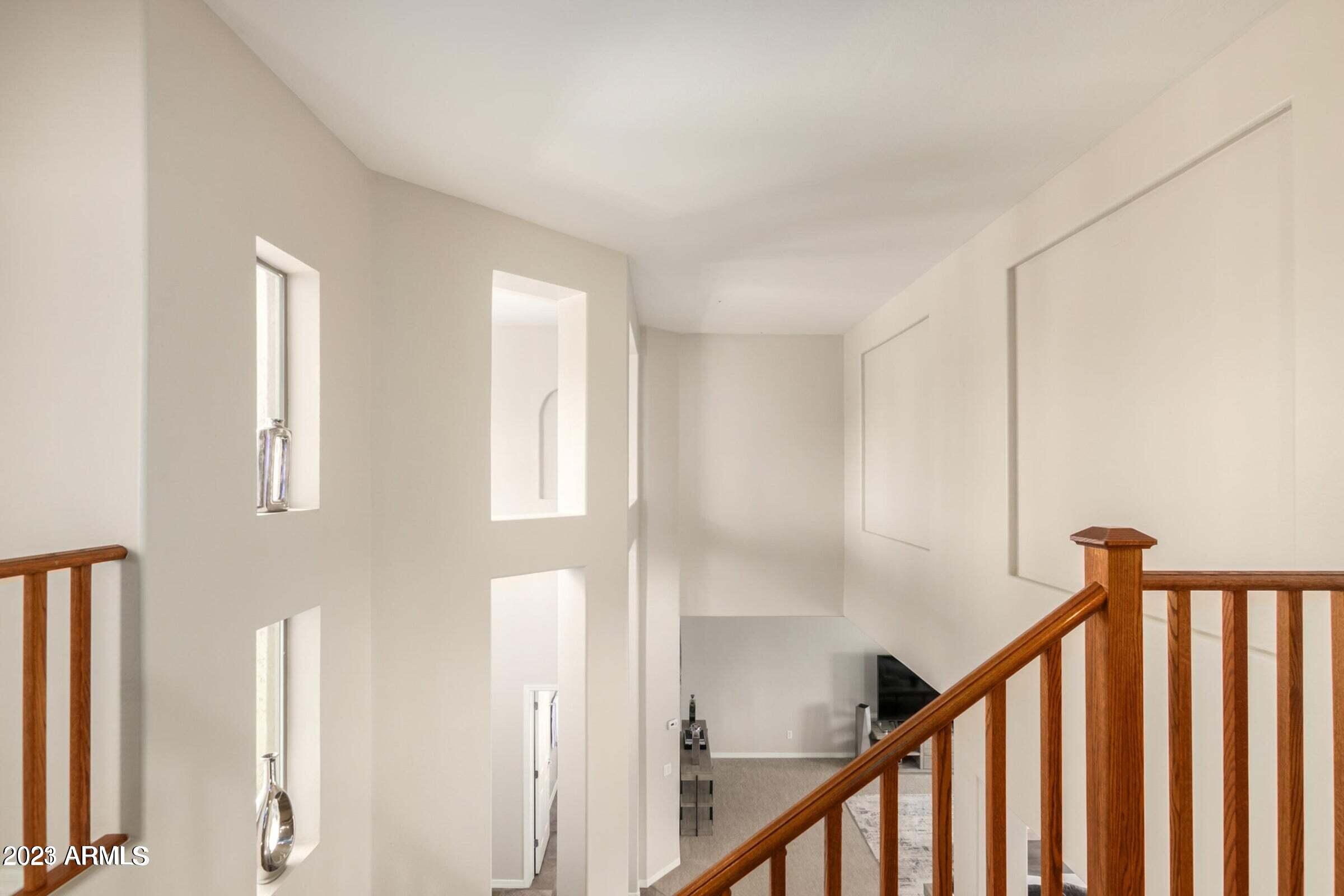 6835 W PLEASANT Lane