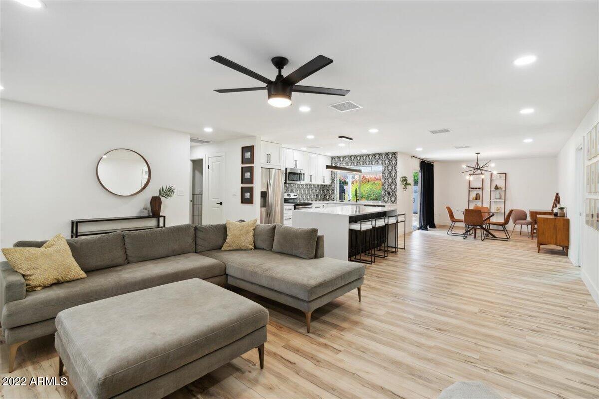 11608 N 32ND Place