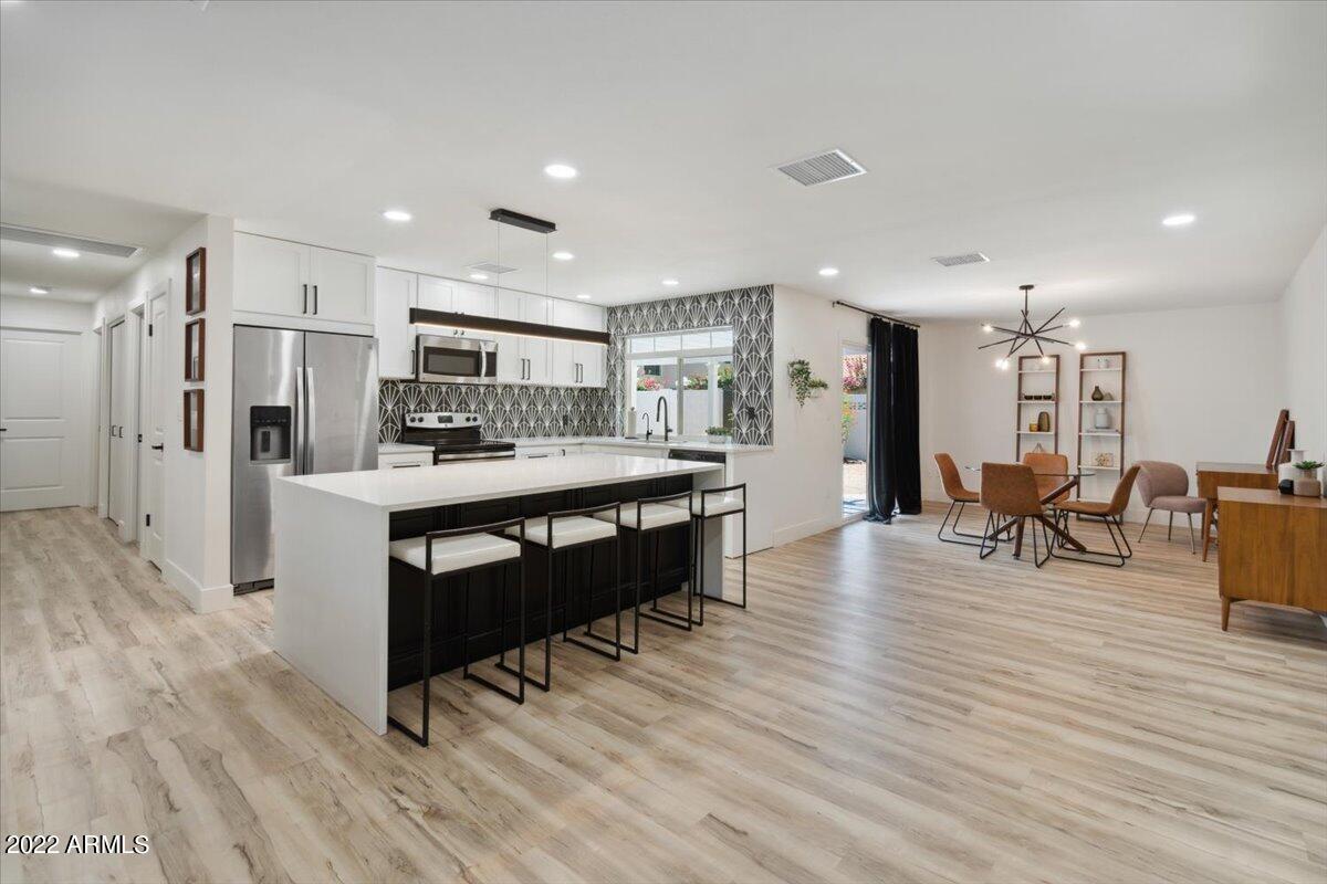 11608 N 32ND Place