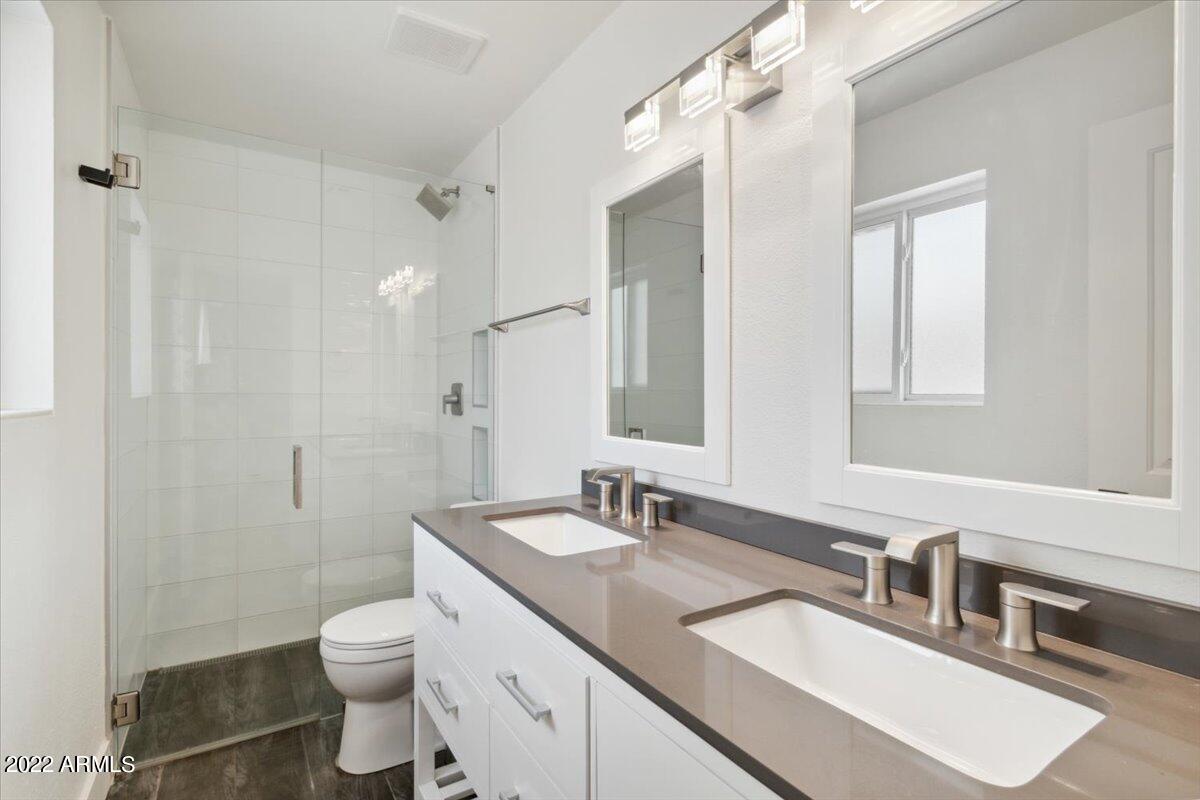 11608 N 32ND Place