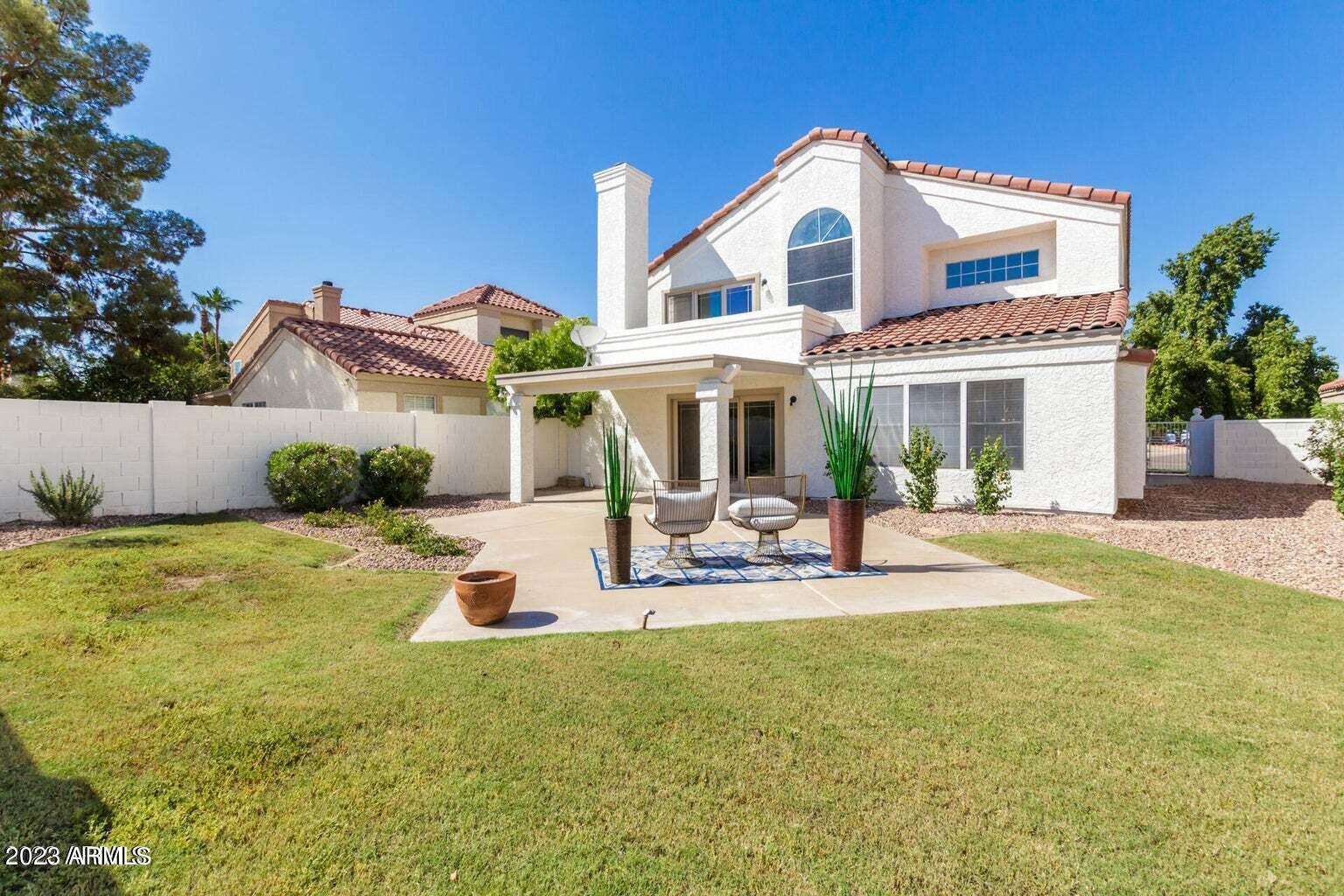 3339 E WOODLAND Drive
