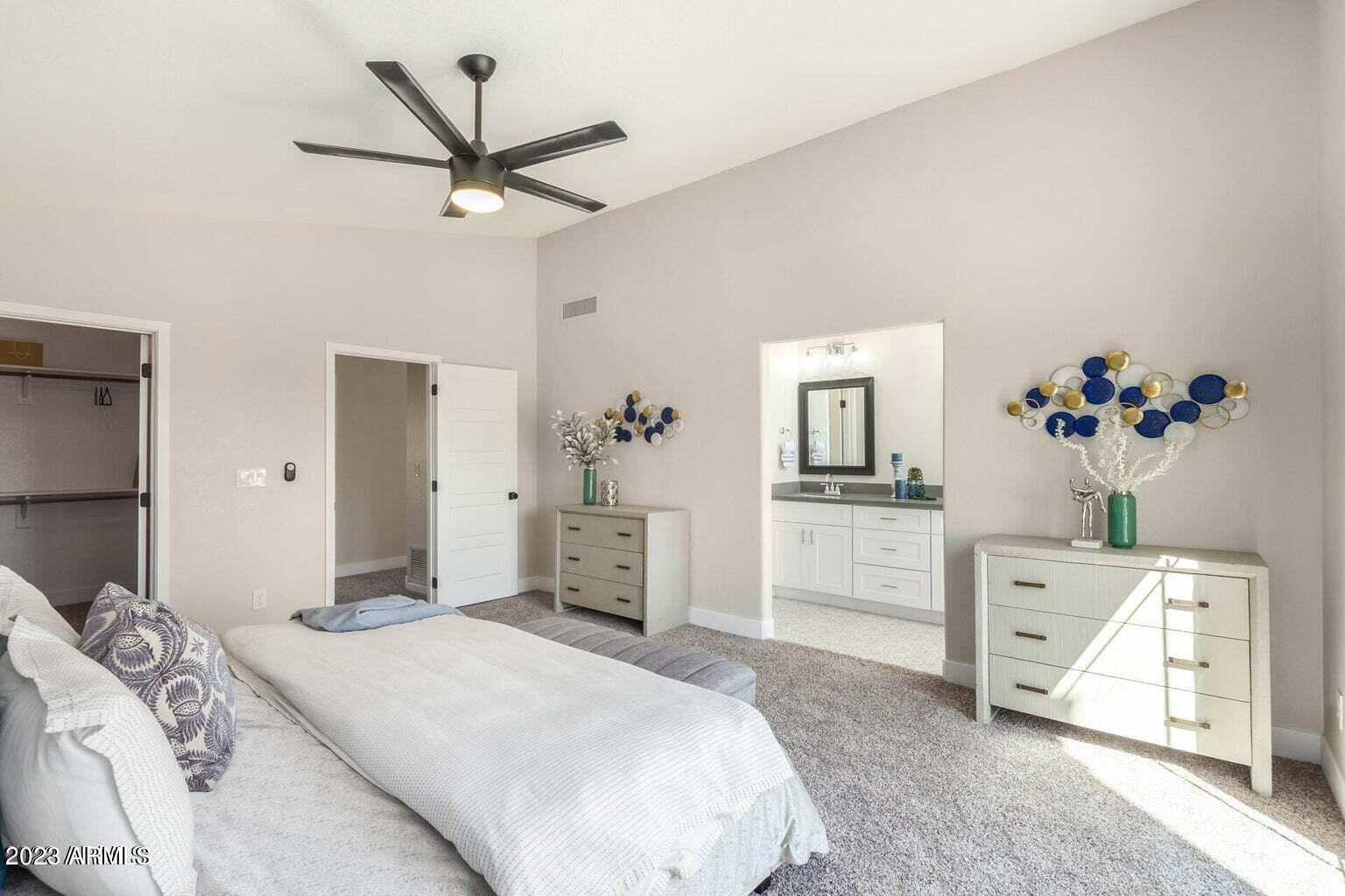 3339 E WOODLAND Drive
