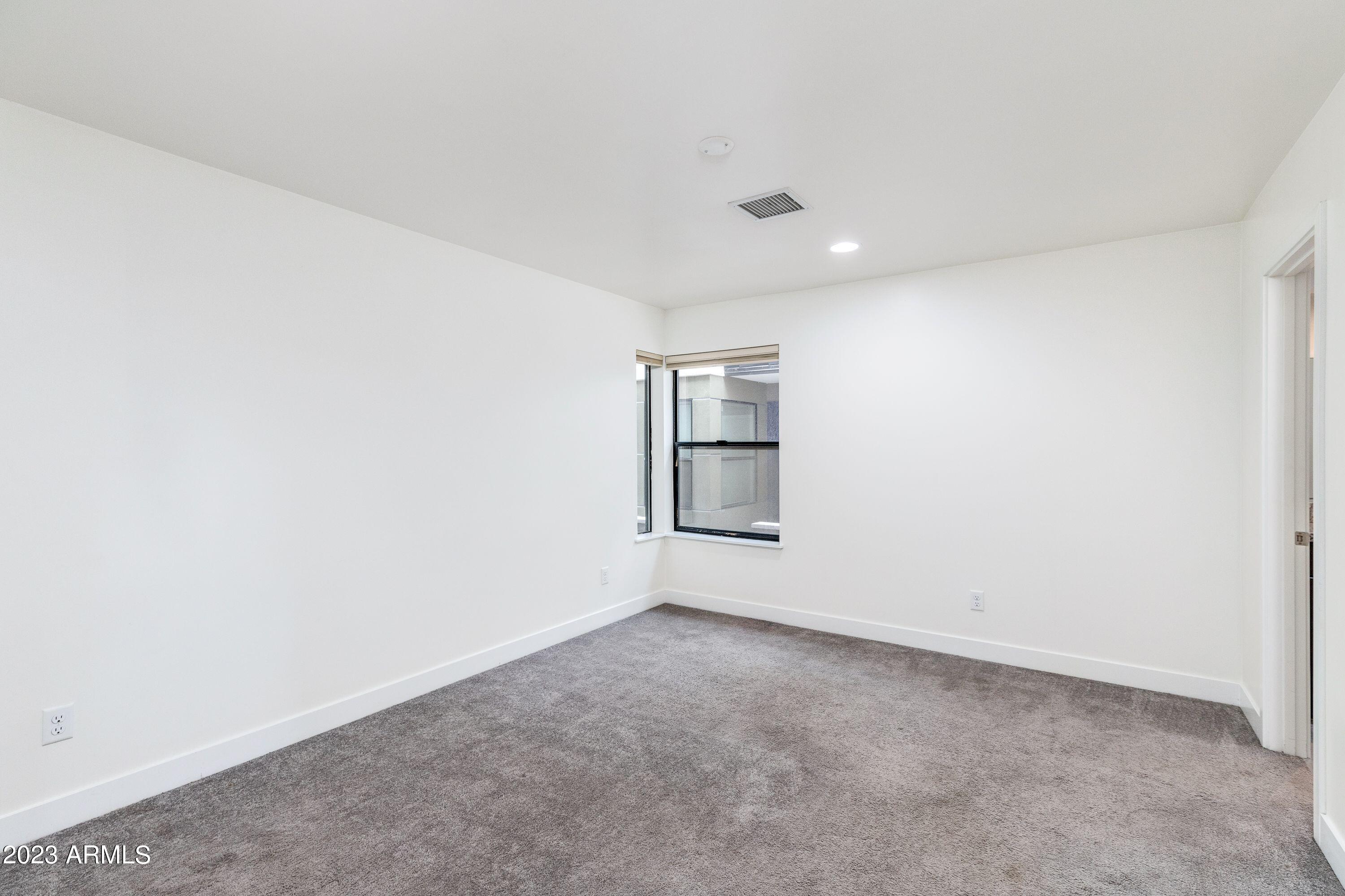1301 W 4TH Street, 1009