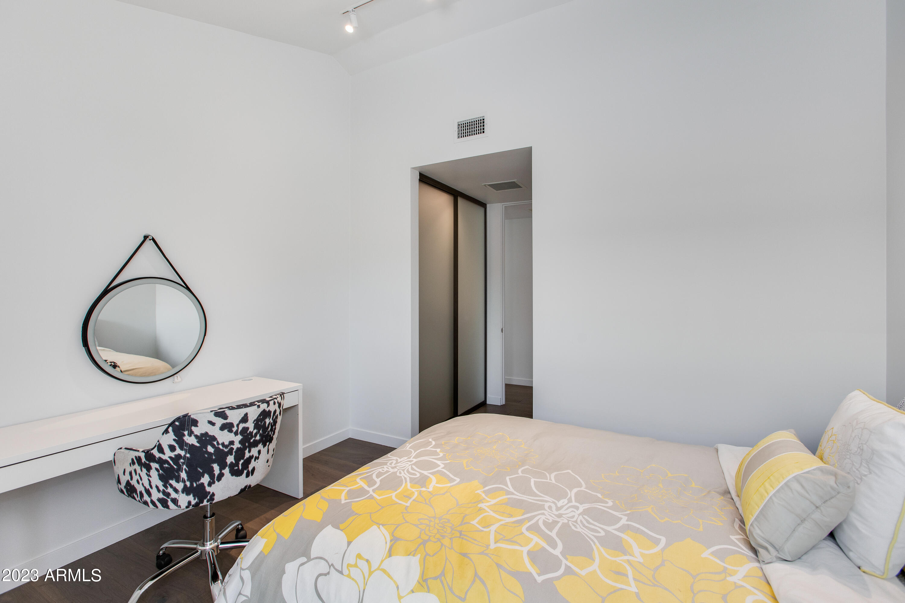 1337 E Pomelo Grove Lane