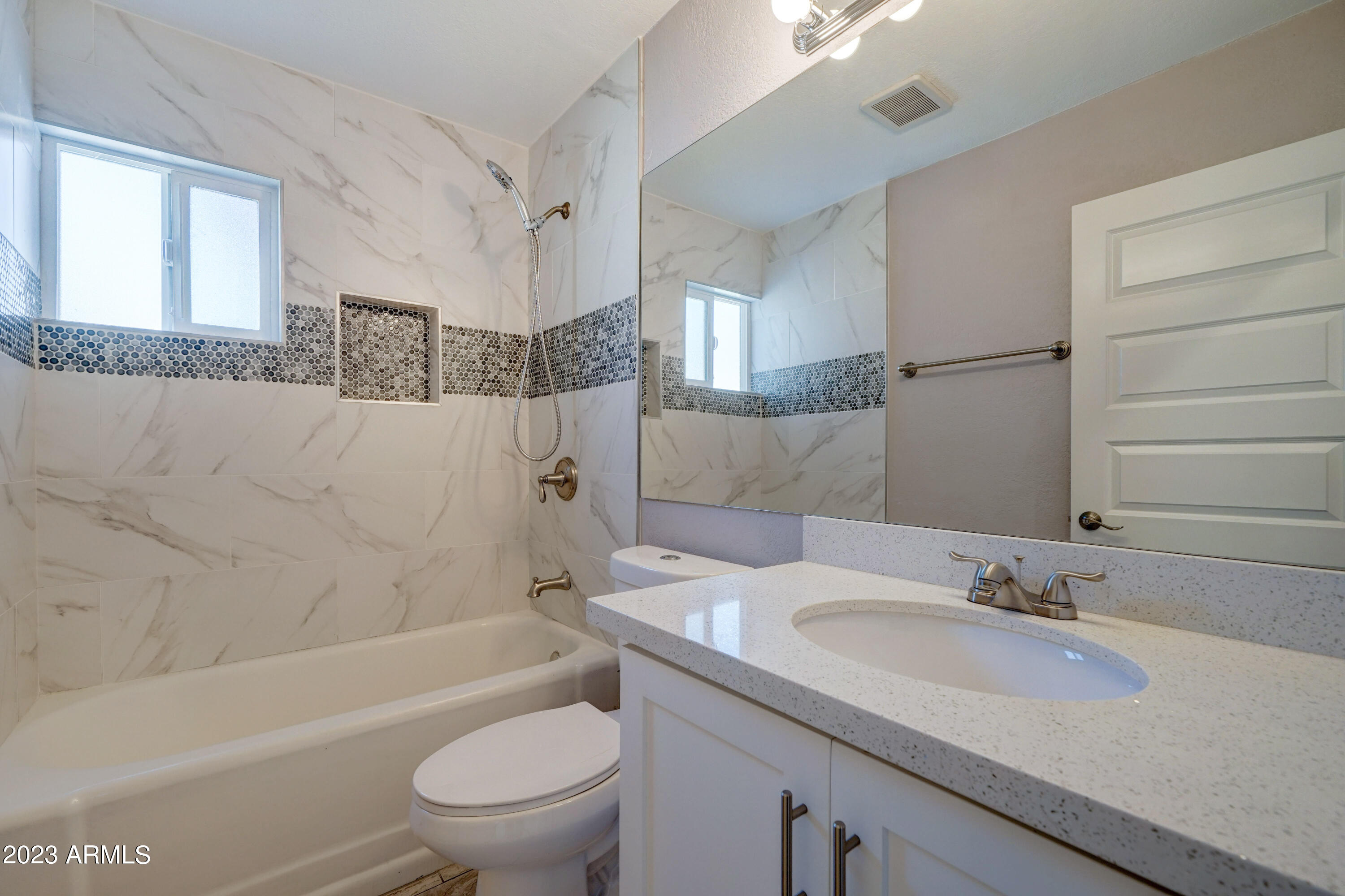 3004 N 34TH Place