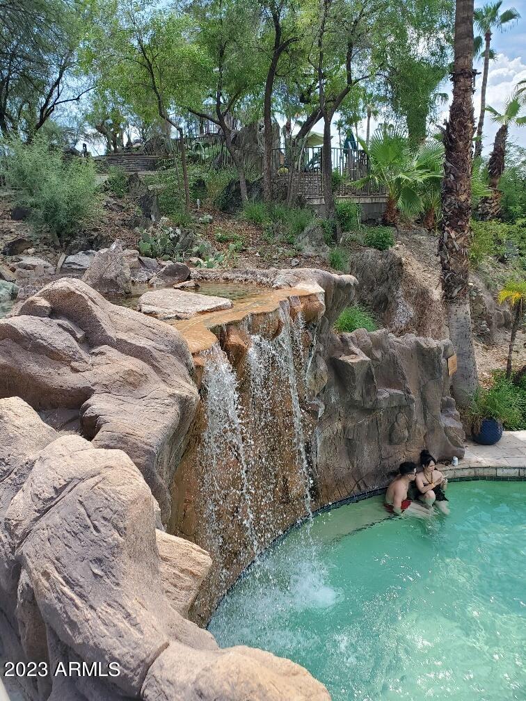 7557 N DREAMY DRAW Drive, 280