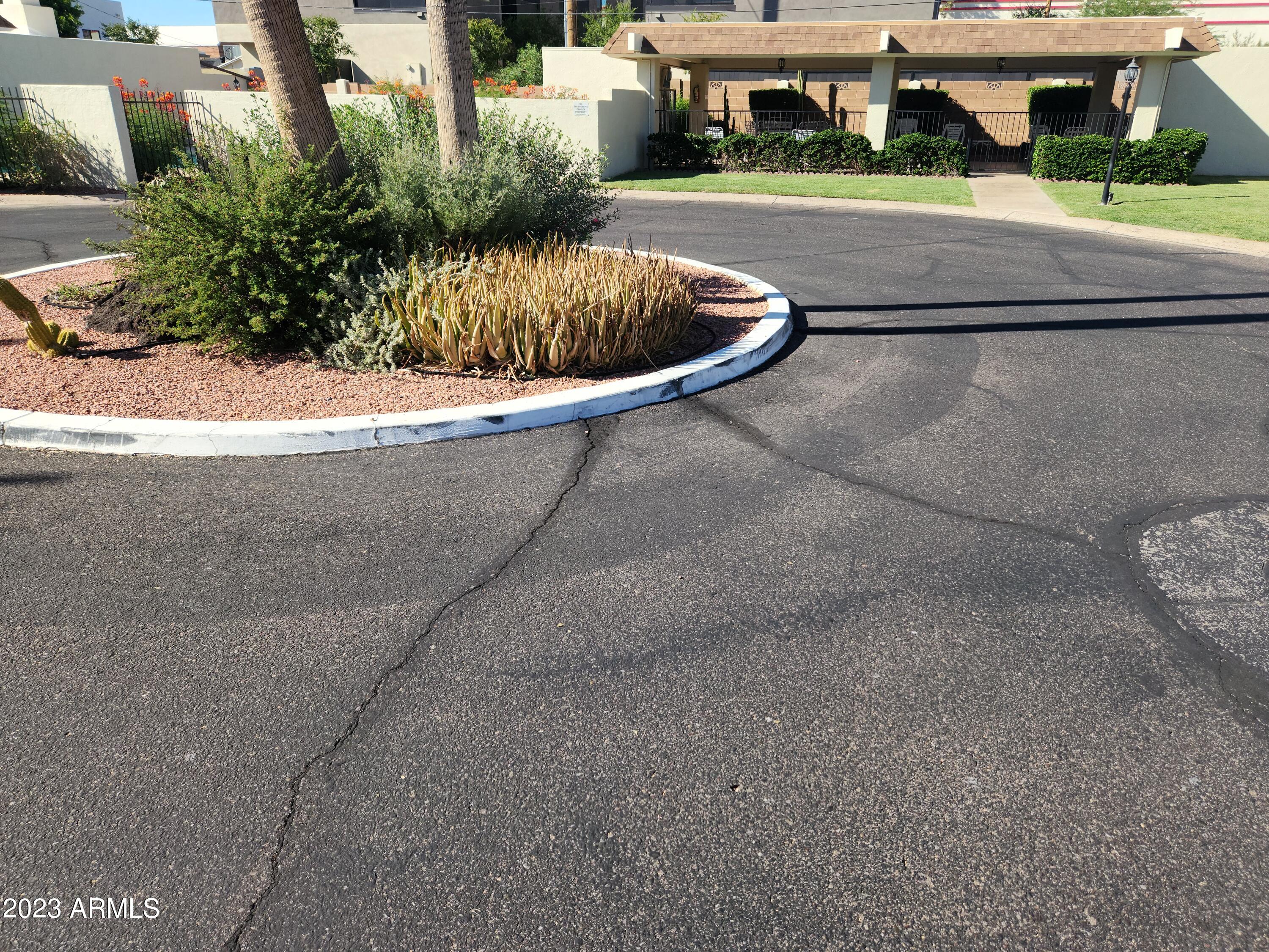 1615 E BORGHESE Place